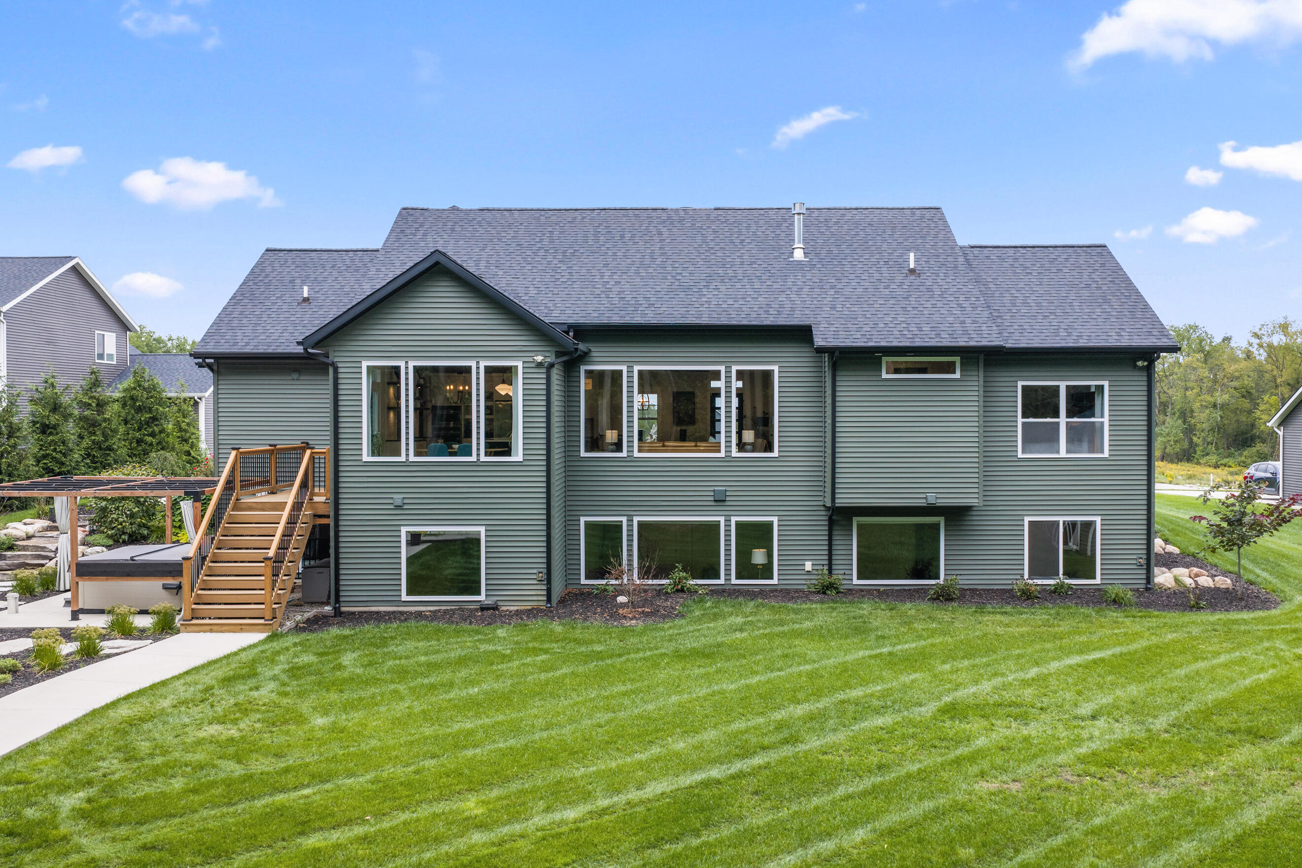 7258 Crossridge Drive SE Grand Rapids MI 49512