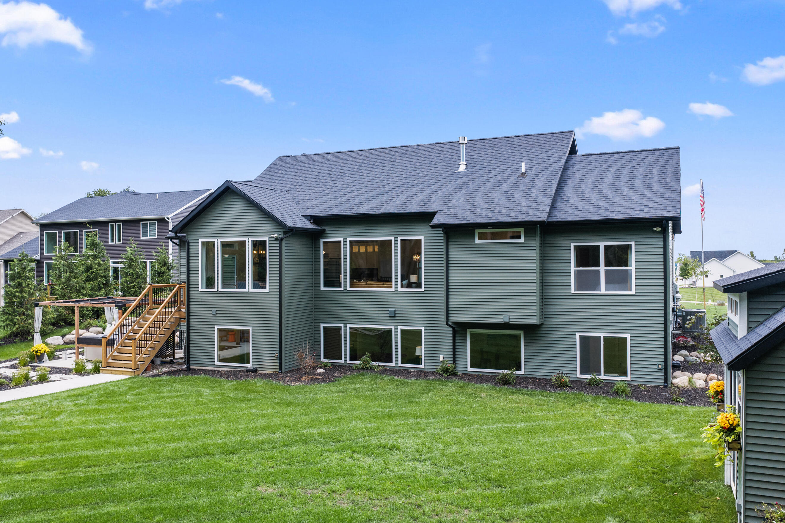 7258 Crossridge Drive SE Grand Rapids MI 49512