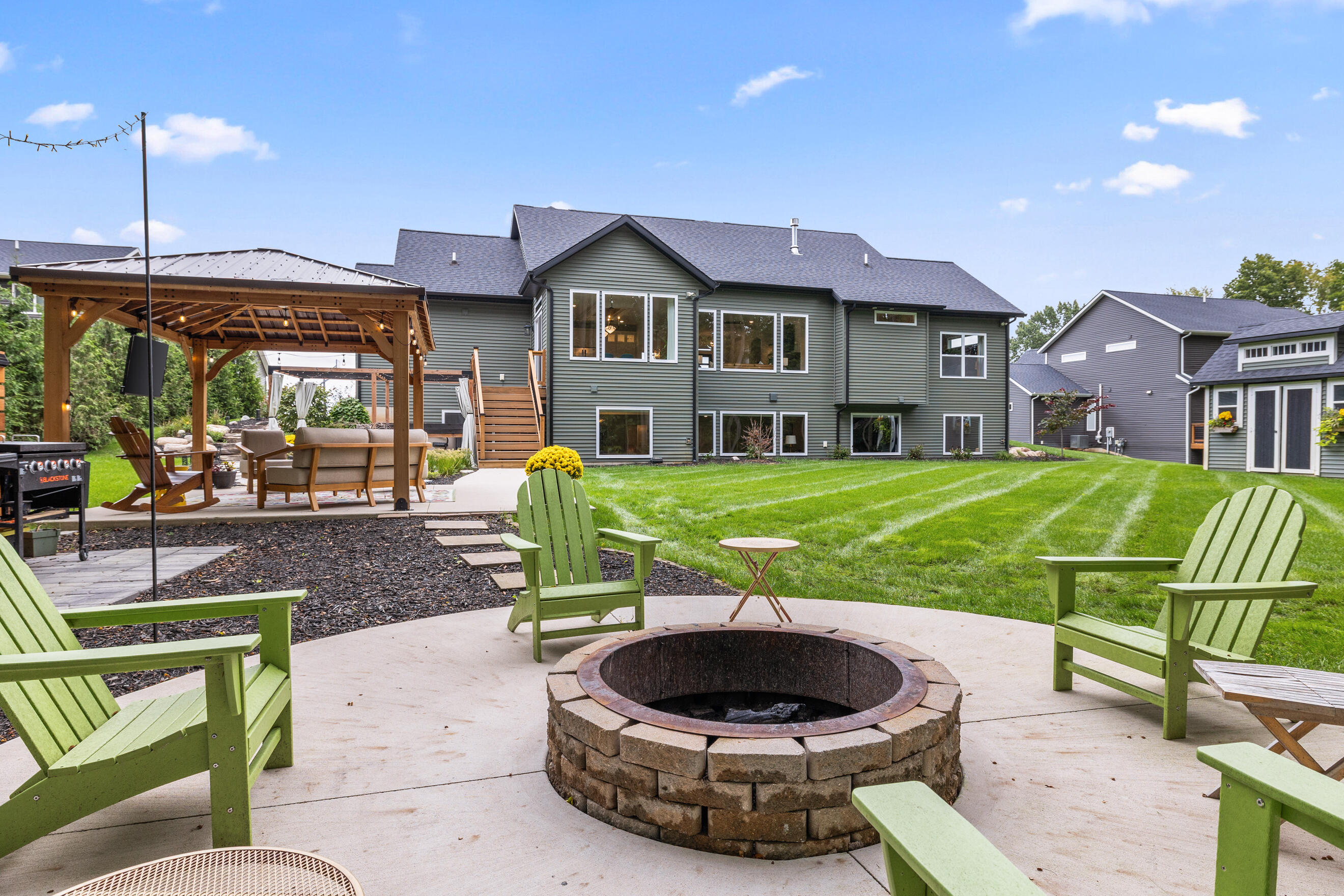 7258 Crossridge Drive SE Grand Rapids MI 49512