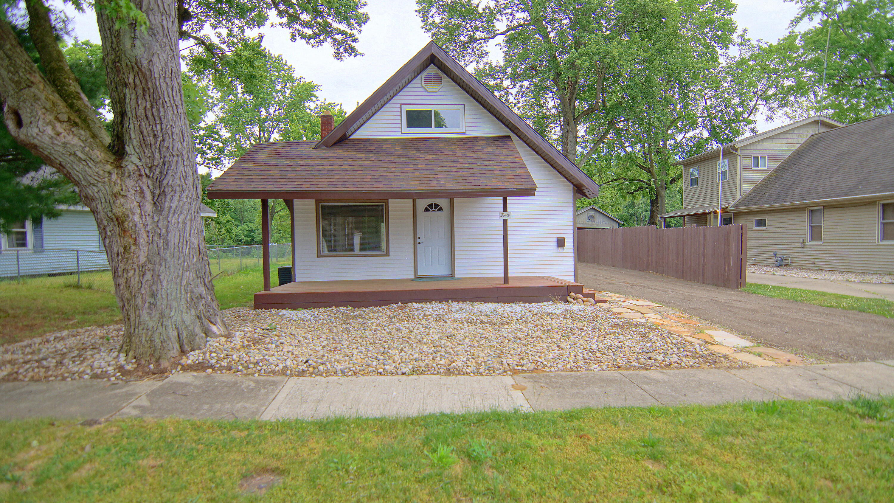 40 River Street Niles MI 49120