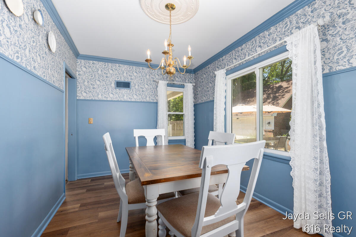 1853 Leonard Street NW Grand Rapids MI 49504
