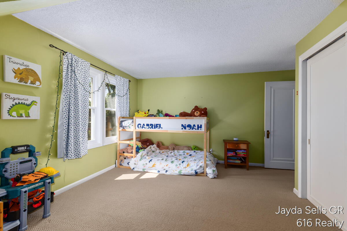 1853 Leonard Street NW Grand Rapids MI 49504