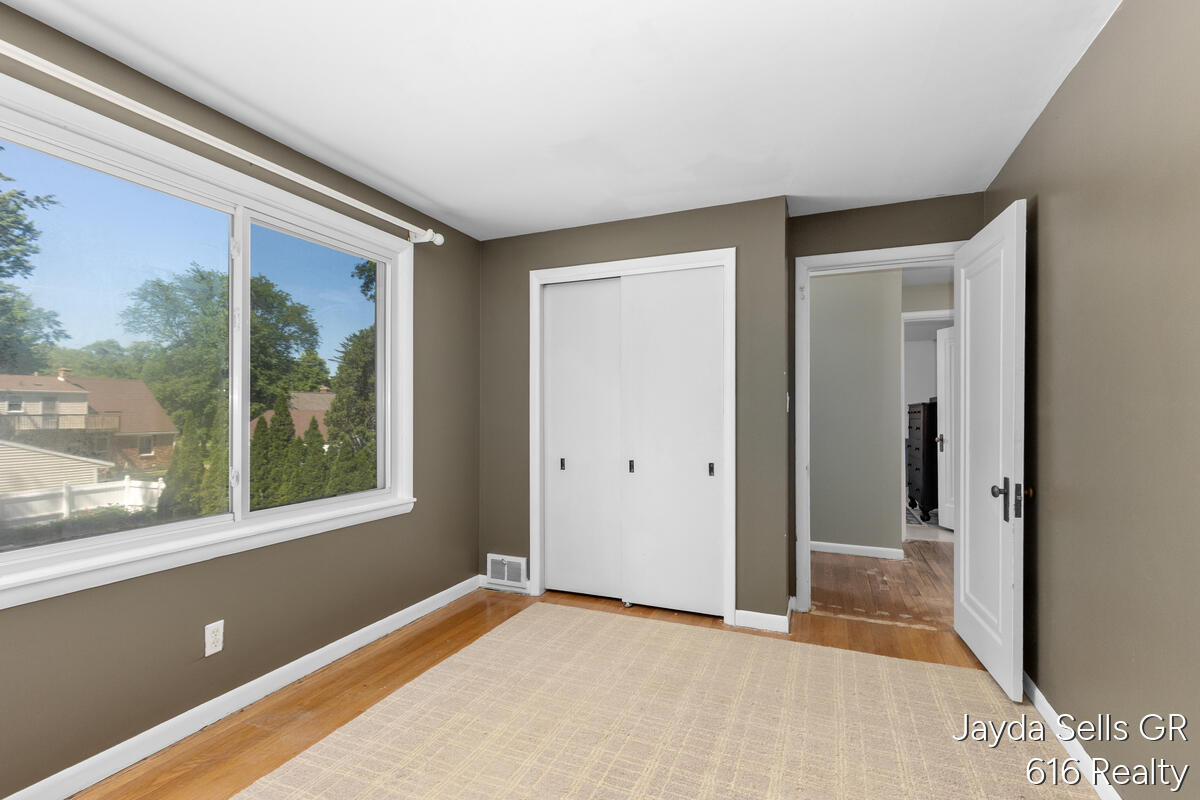 1853 Leonard Street NW Grand Rapids MI 49504
