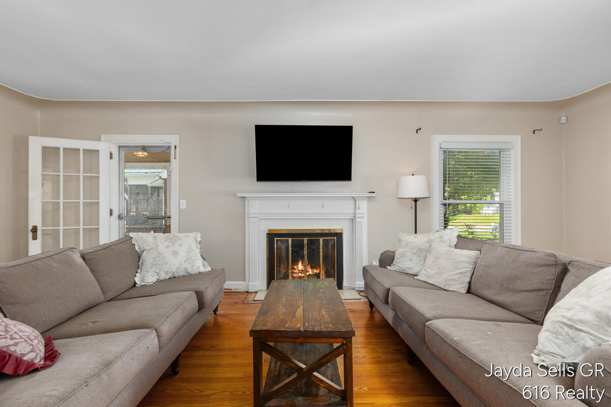 1853 Leonard Street NW Grand Rapids MI 49504
