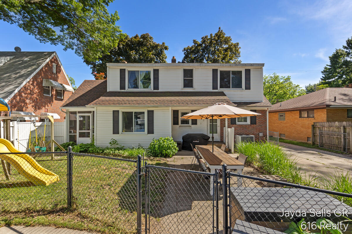 1853 Leonard Street NW Grand Rapids MI 49504