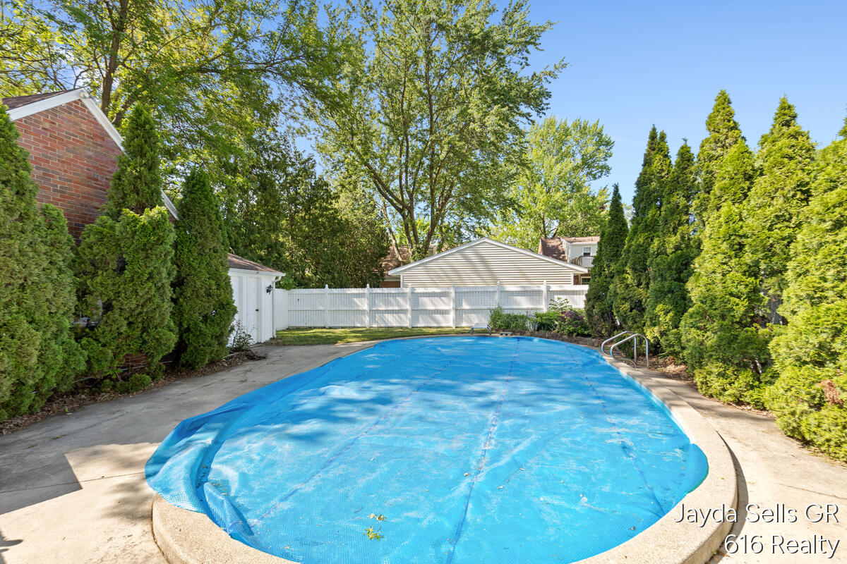 1853 Leonard Street NW Grand Rapids MI 49504