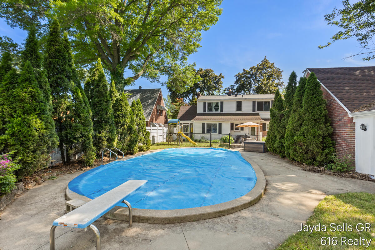 1853 Leonard Street NW Grand Rapids MI 49504