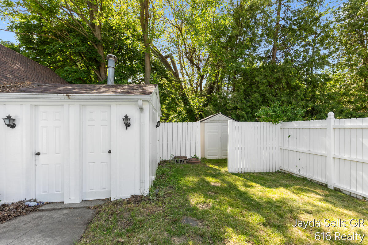1853 Leonard Street NW Grand Rapids MI 49504