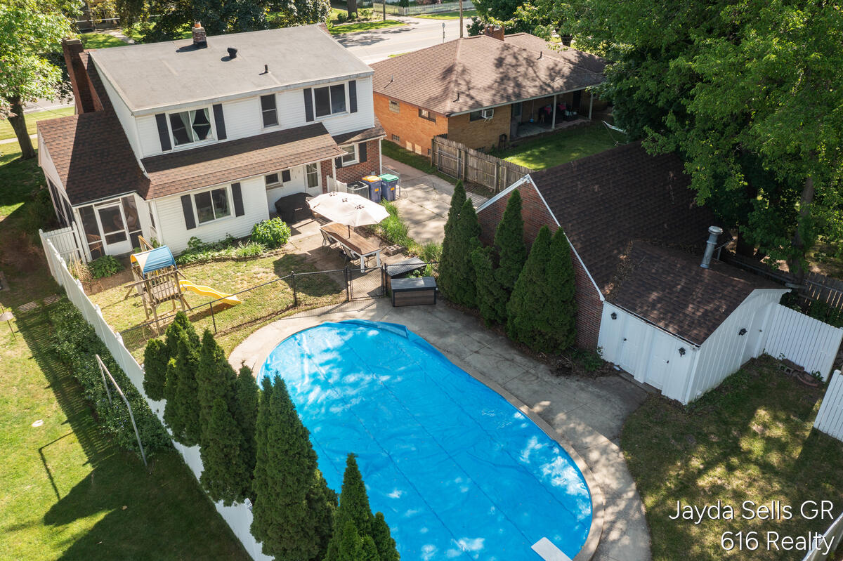 1853 Leonard Street NW Grand Rapids MI 49504