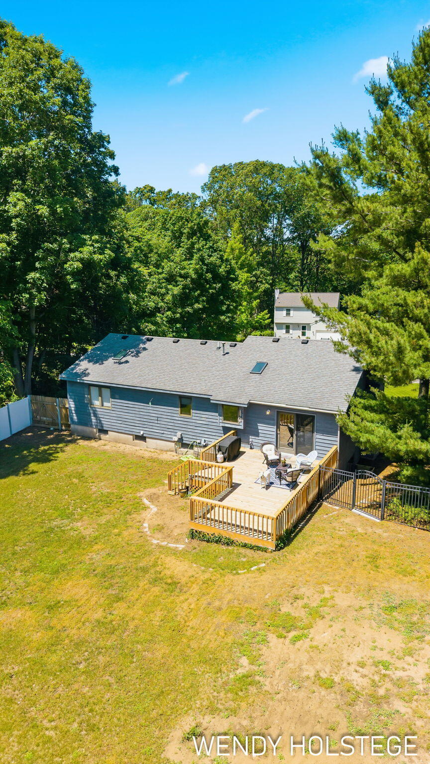 2135 Lakeridge Drive Holland MI 49424