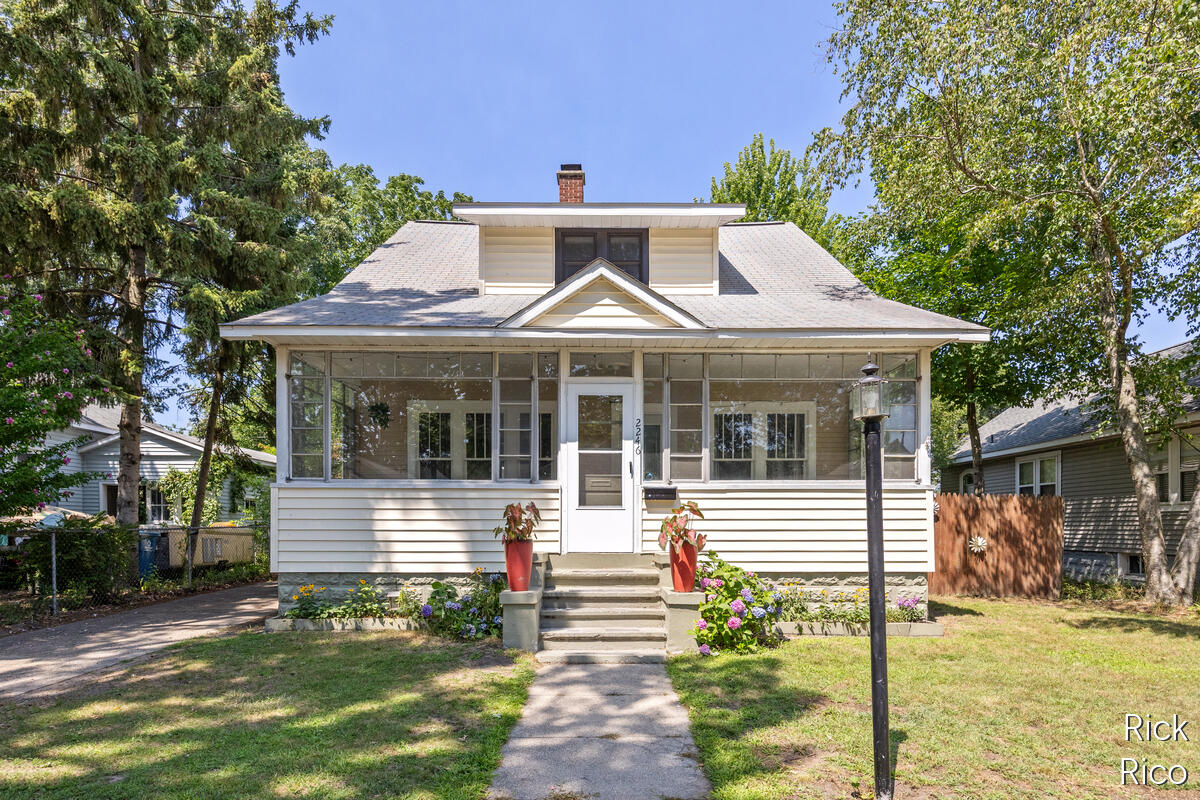 2246 Harding Avenue Muskegon MI 49441