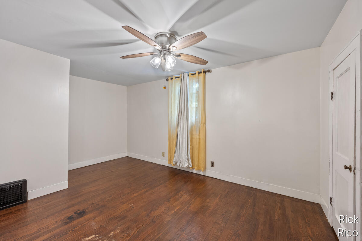 2246 Harding Avenue Muskegon MI 49441