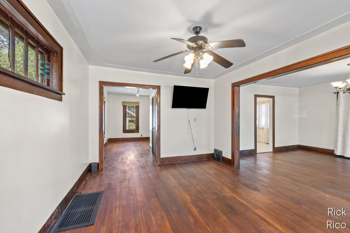 2246 Harding Avenue Muskegon MI 49441