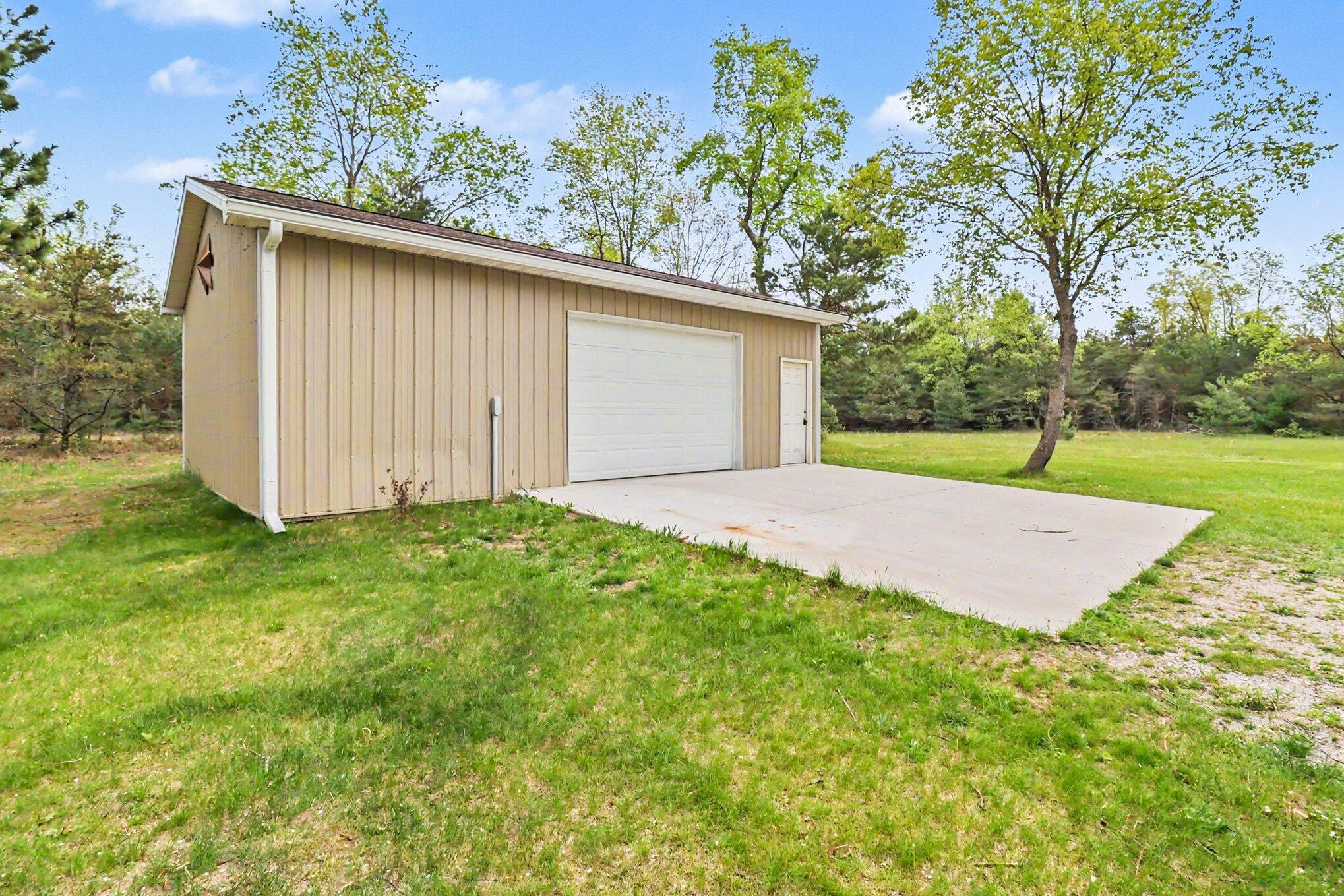 3175 W Hansen Road Ludington MI 49431