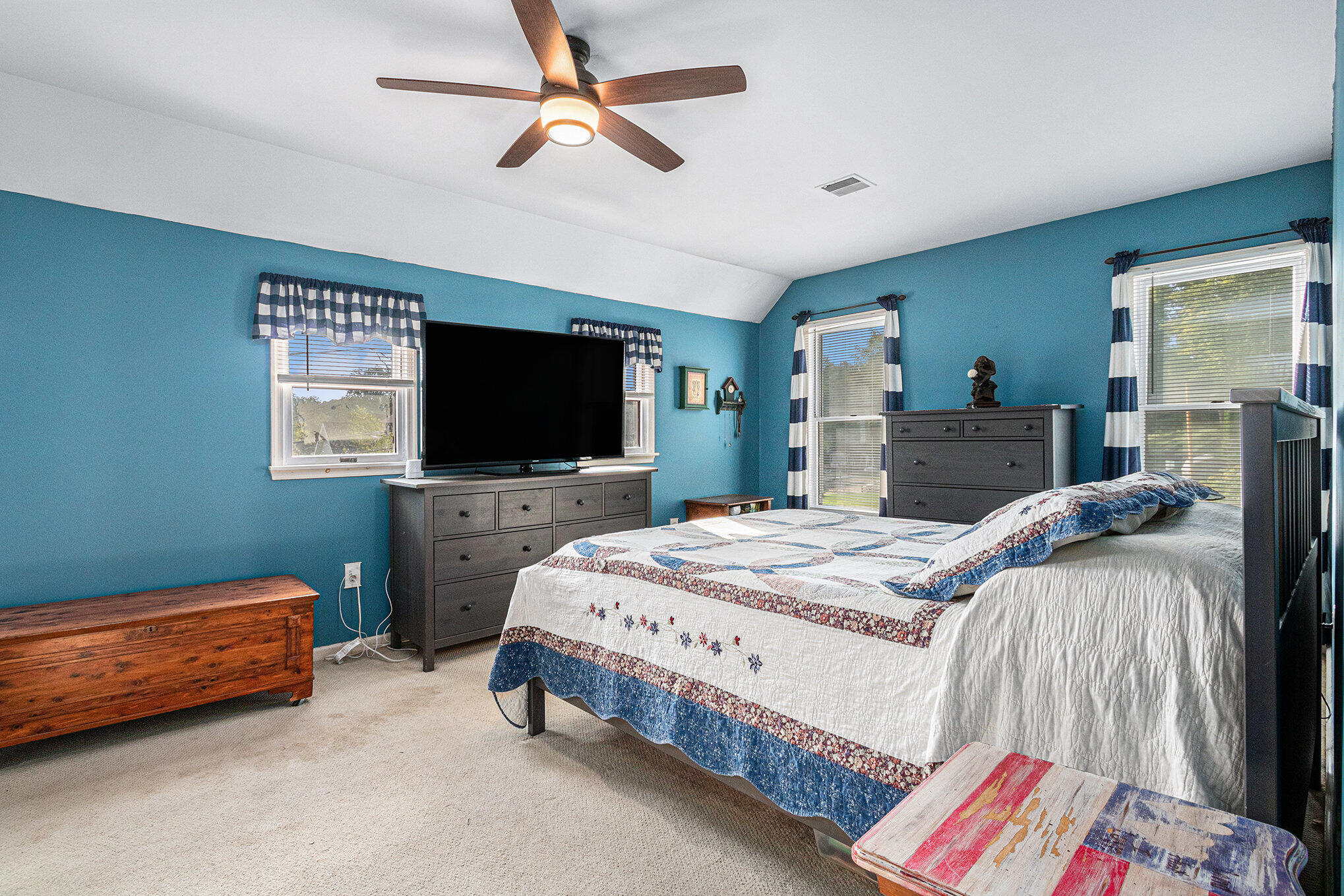 55945 Inn D Inn Drive Dowagiac MI 49047