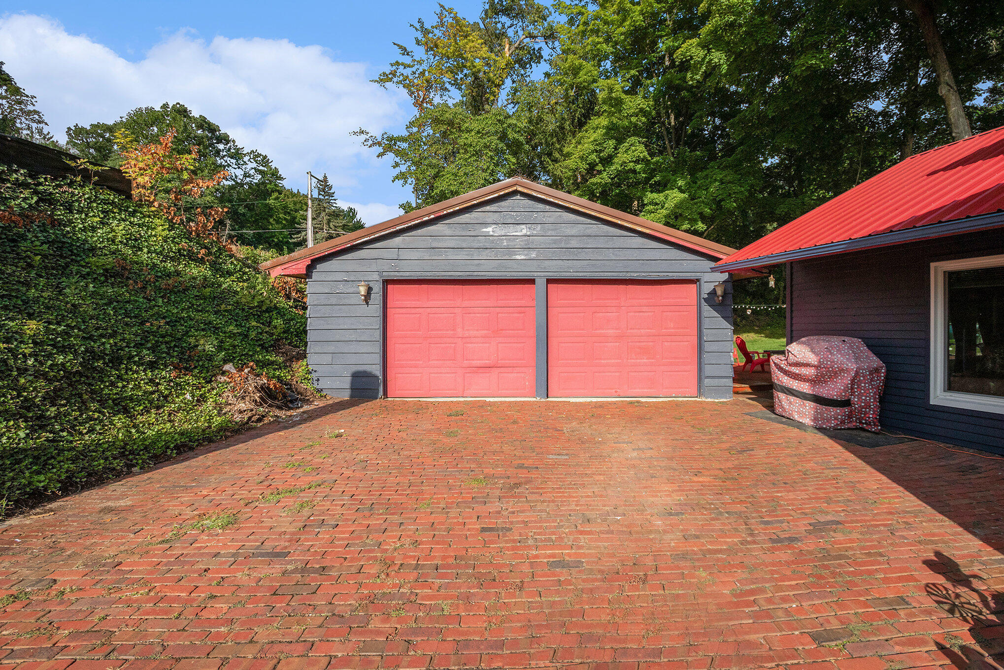 55945 Inn D Inn Drive Dowagiac MI 49047