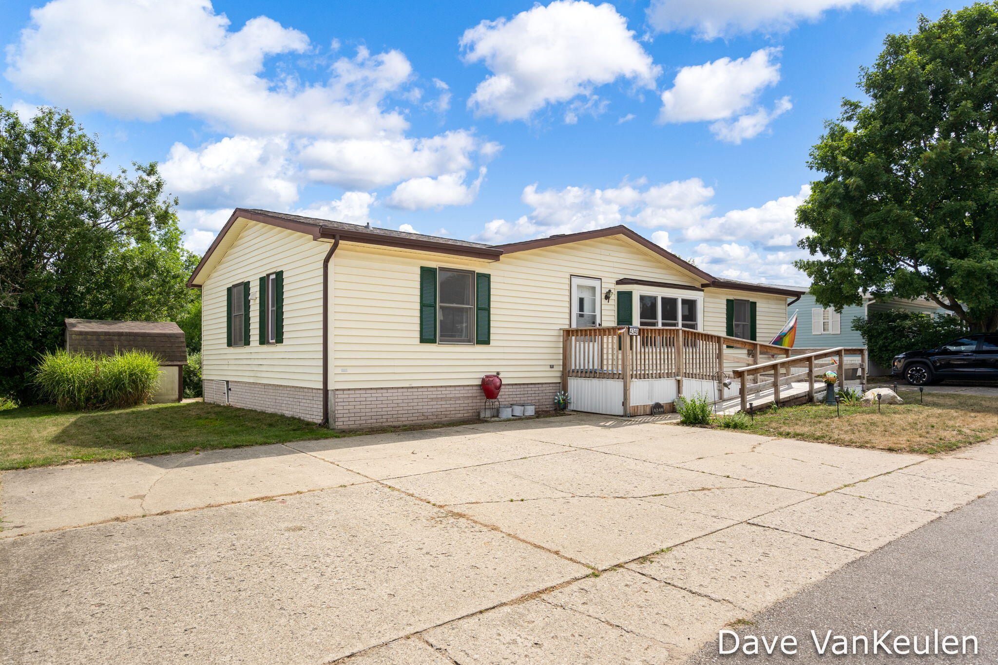 4340 Brookmere Drive SE Grand Rapids MI 49512