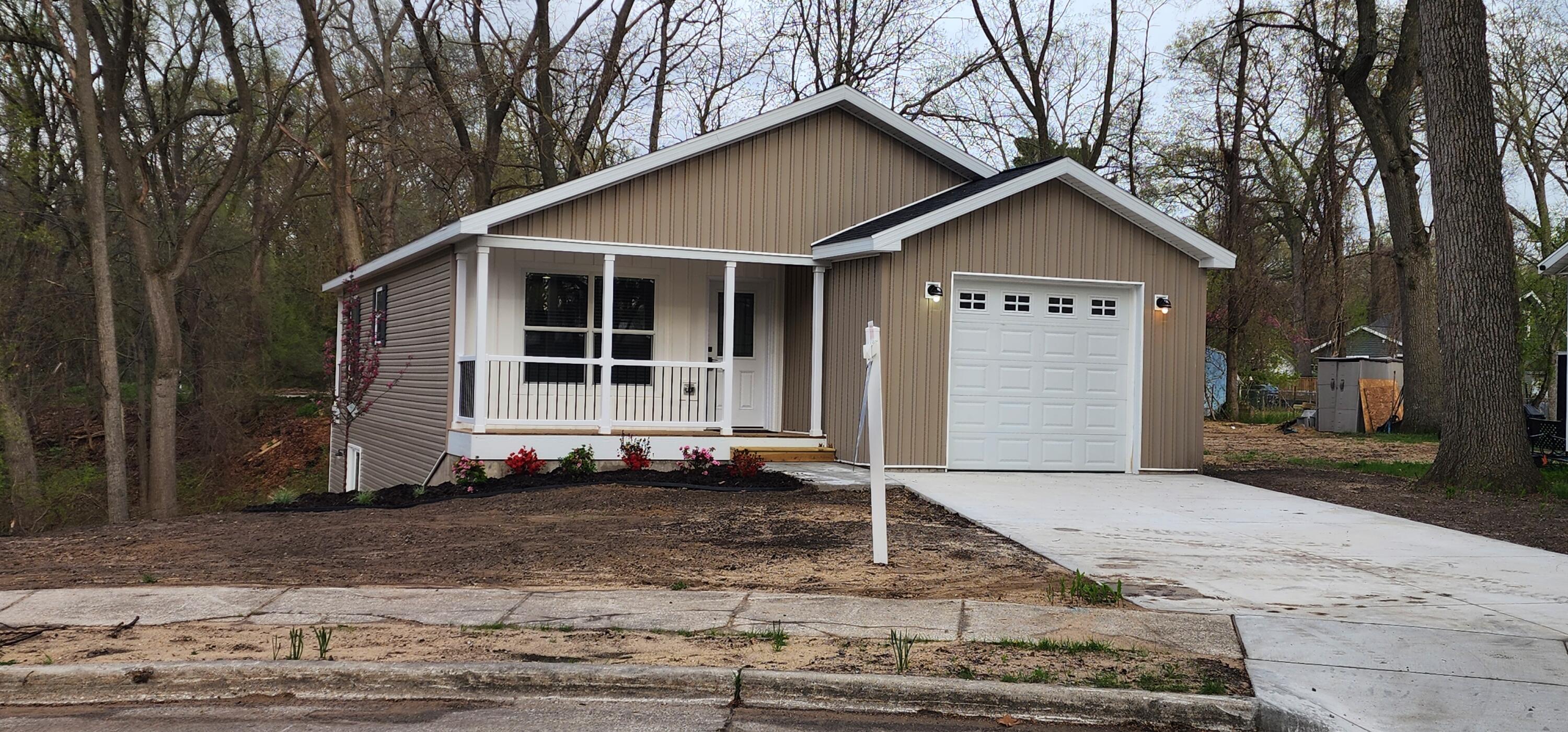 254 Meeking Street Muskegon MI 49442