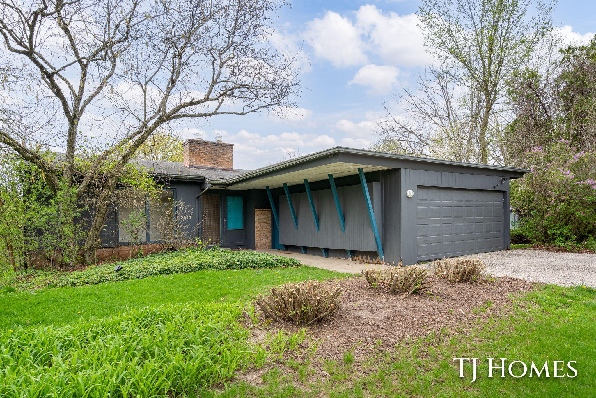 2914 Cascade Road SE Grand Rapids MI 49506