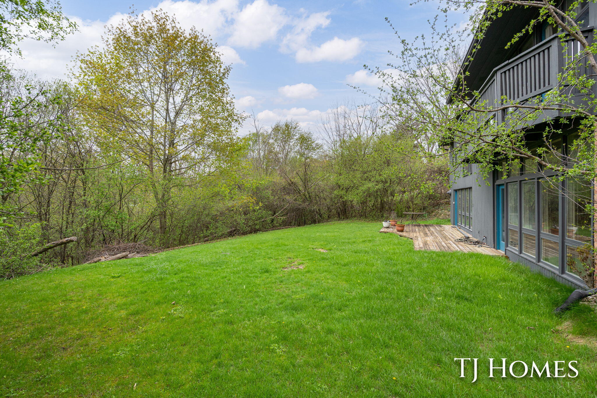 2914 Cascade Road SE Grand Rapids MI 49506