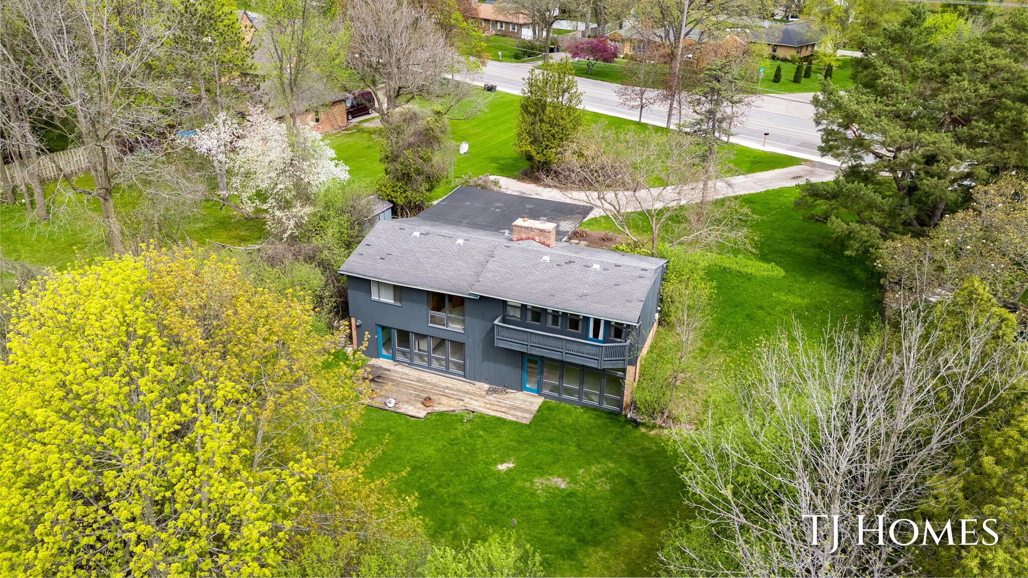 2914 Cascade Road SE Grand Rapids MI 49506