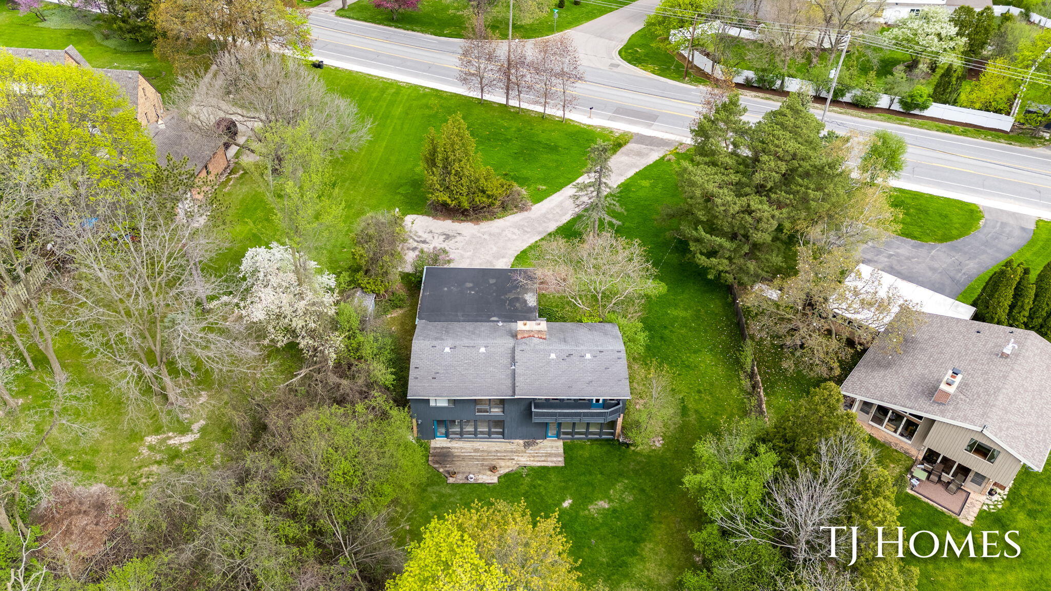 2914 Cascade Road SE Grand Rapids MI 49506