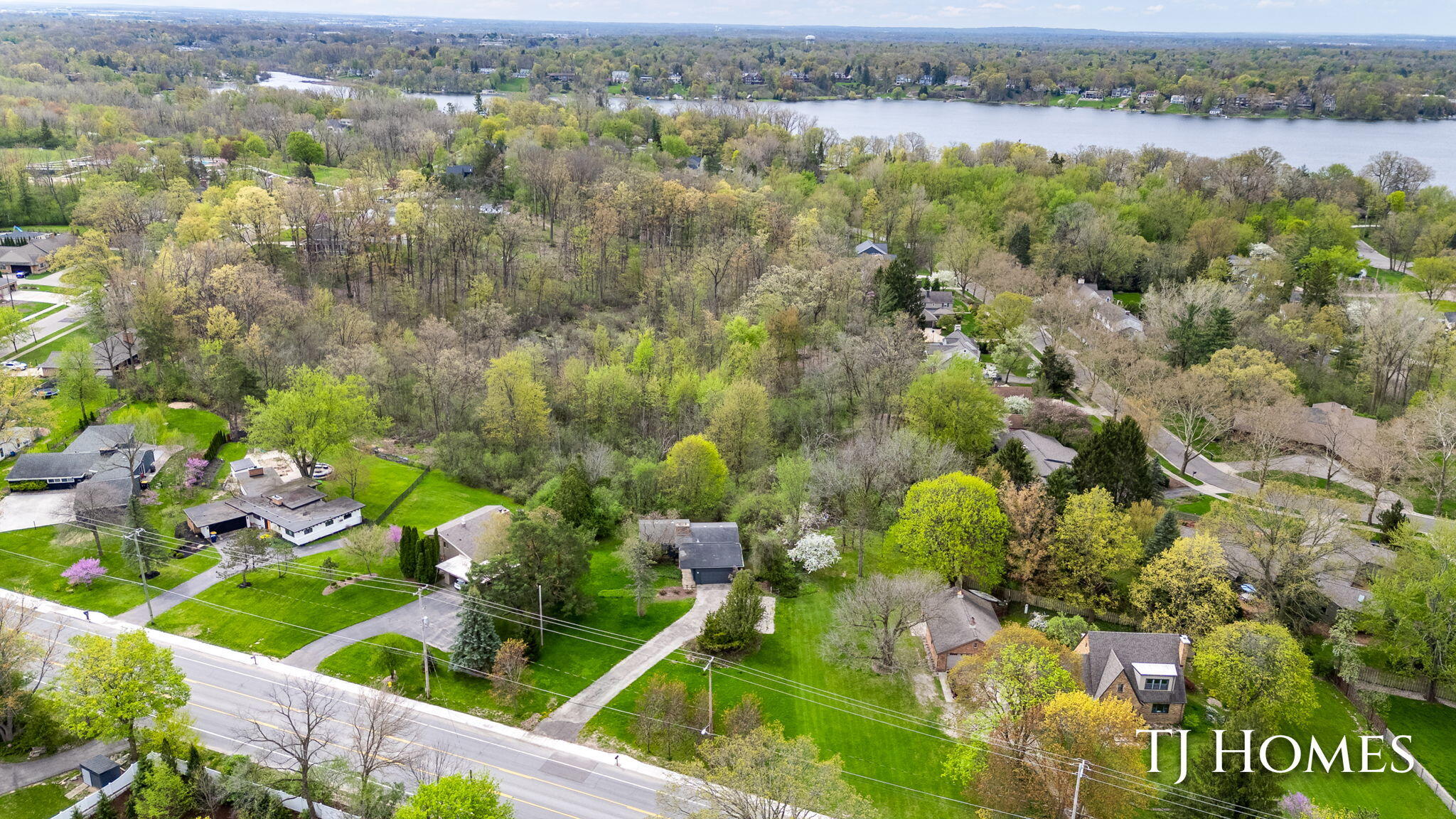 2914 Cascade Road SE Grand Rapids MI 49506