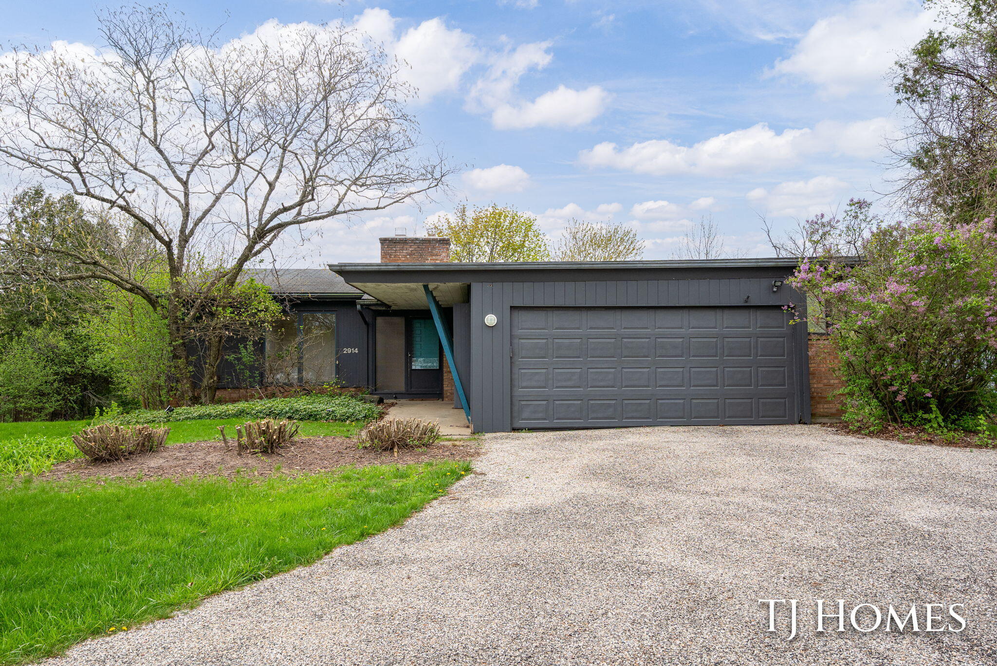 2914 Cascade Road SE Grand Rapids MI 49506