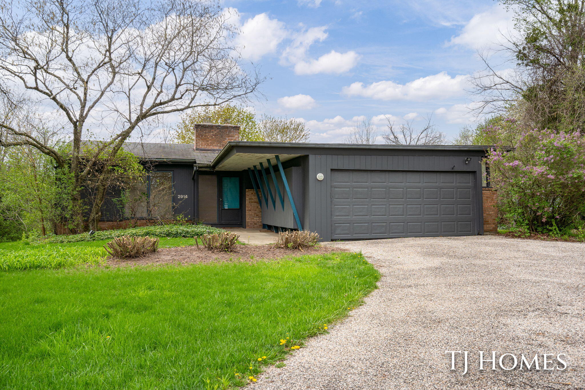 2914 Cascade Road SE Grand Rapids MI 49506