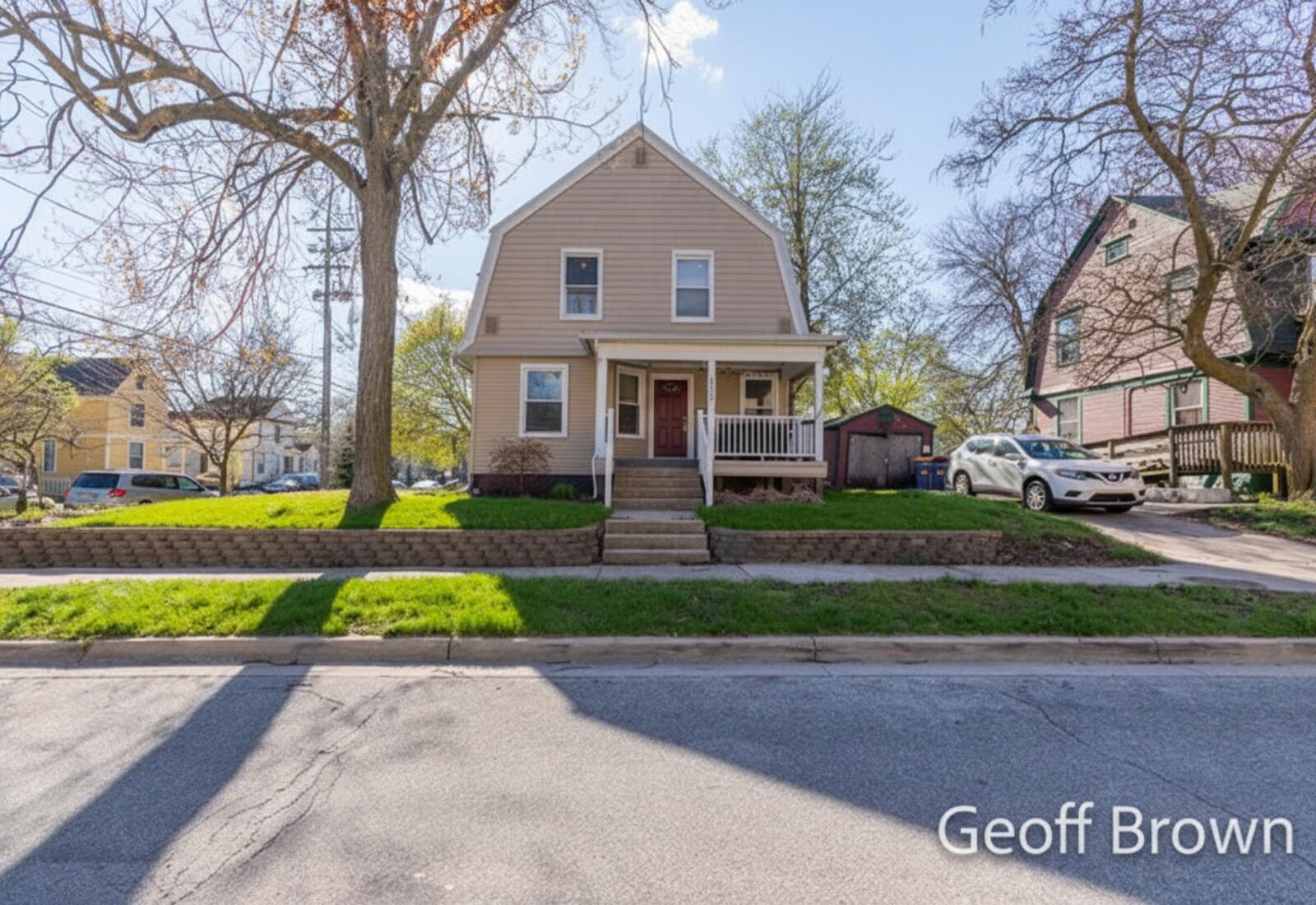 457 James Avenue SE Grand Rapids MI 49503