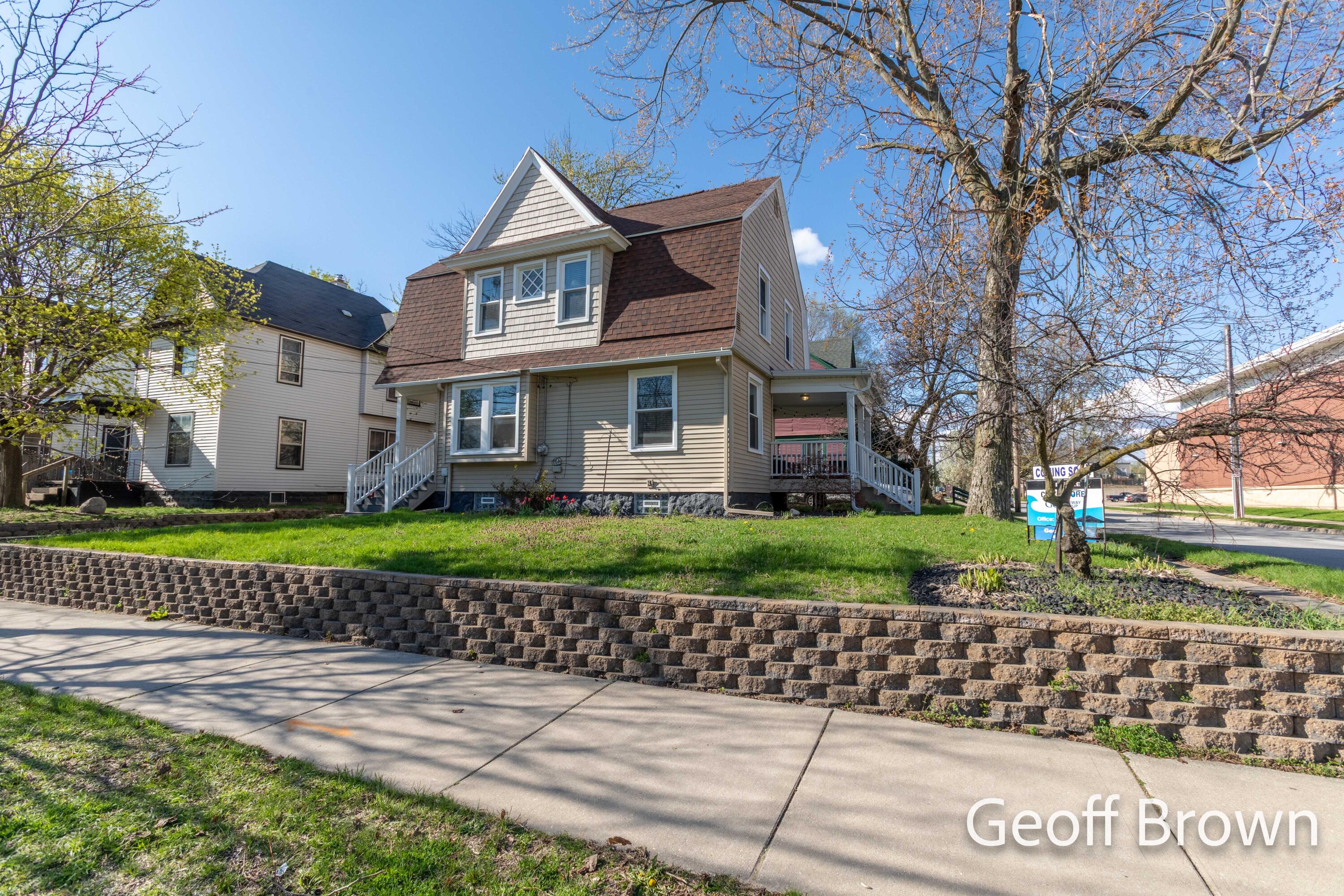 457 James Avenue SE Grand Rapids MI 49503