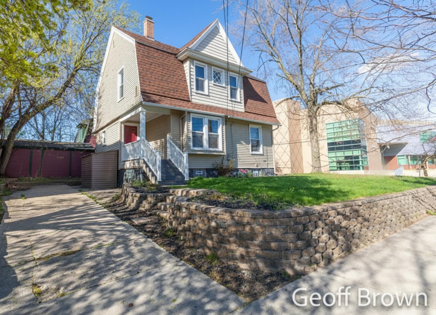 457 James Avenue SE Grand Rapids MI 49503