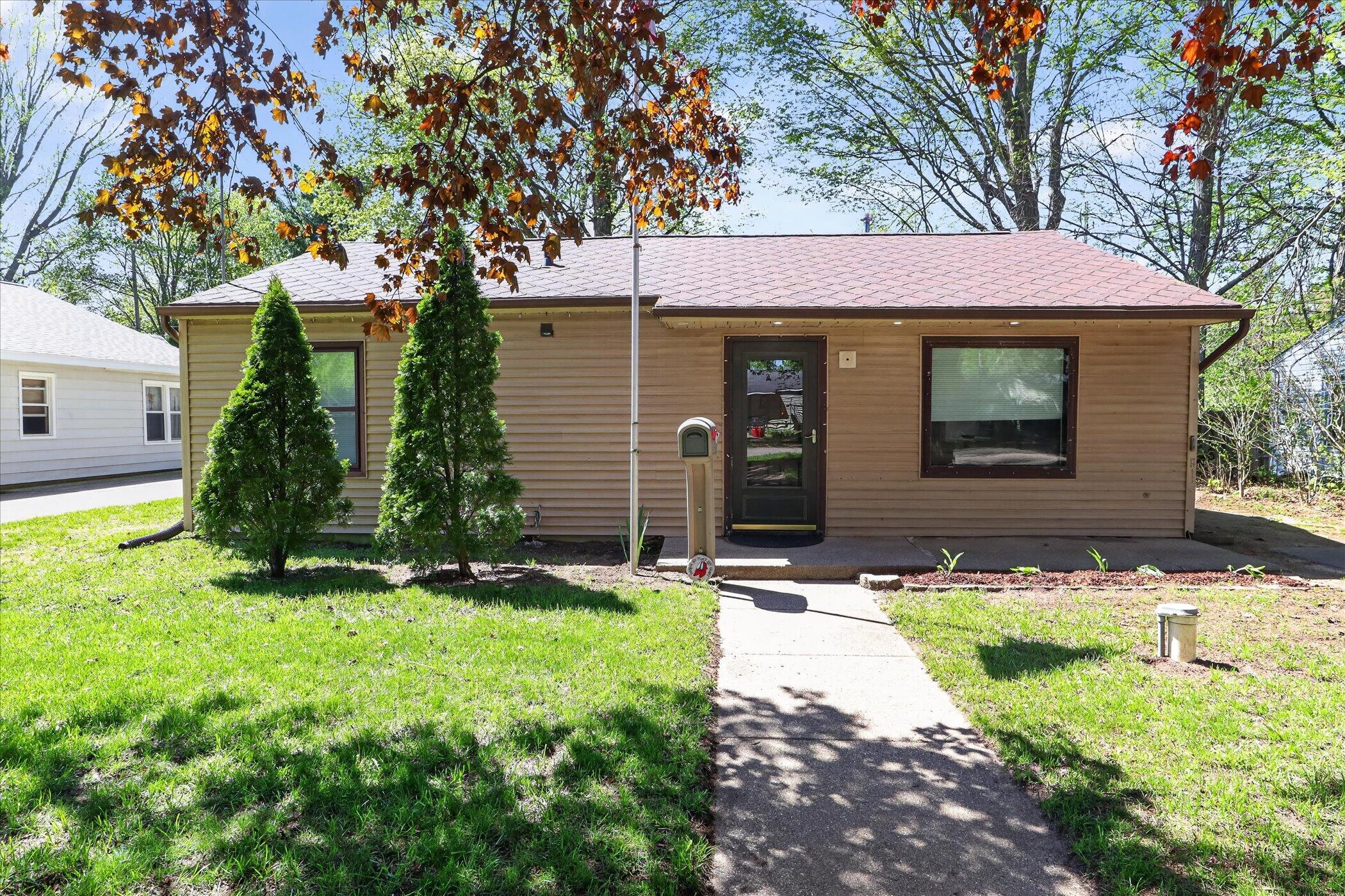 1893 Lewis Drive Niles MI 49120