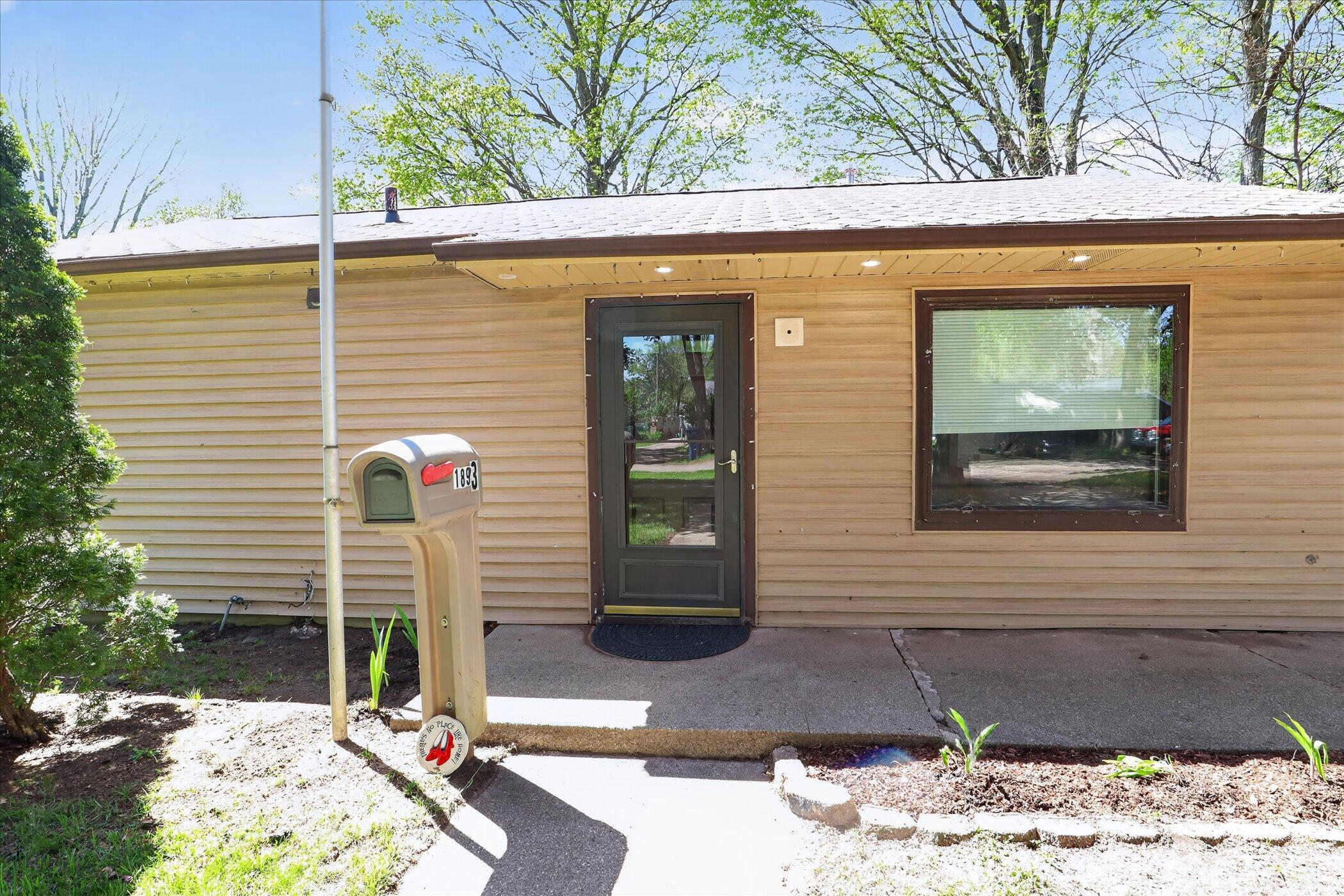 1893 Lewis Drive Niles MI 49120