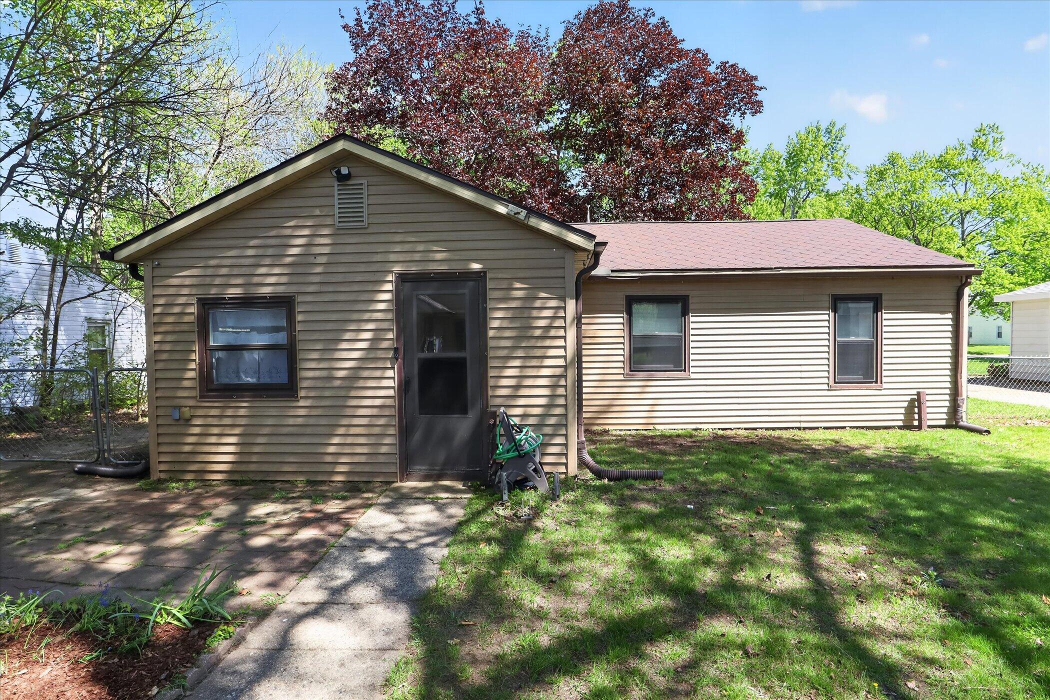 1893 Lewis Drive Niles MI 49120