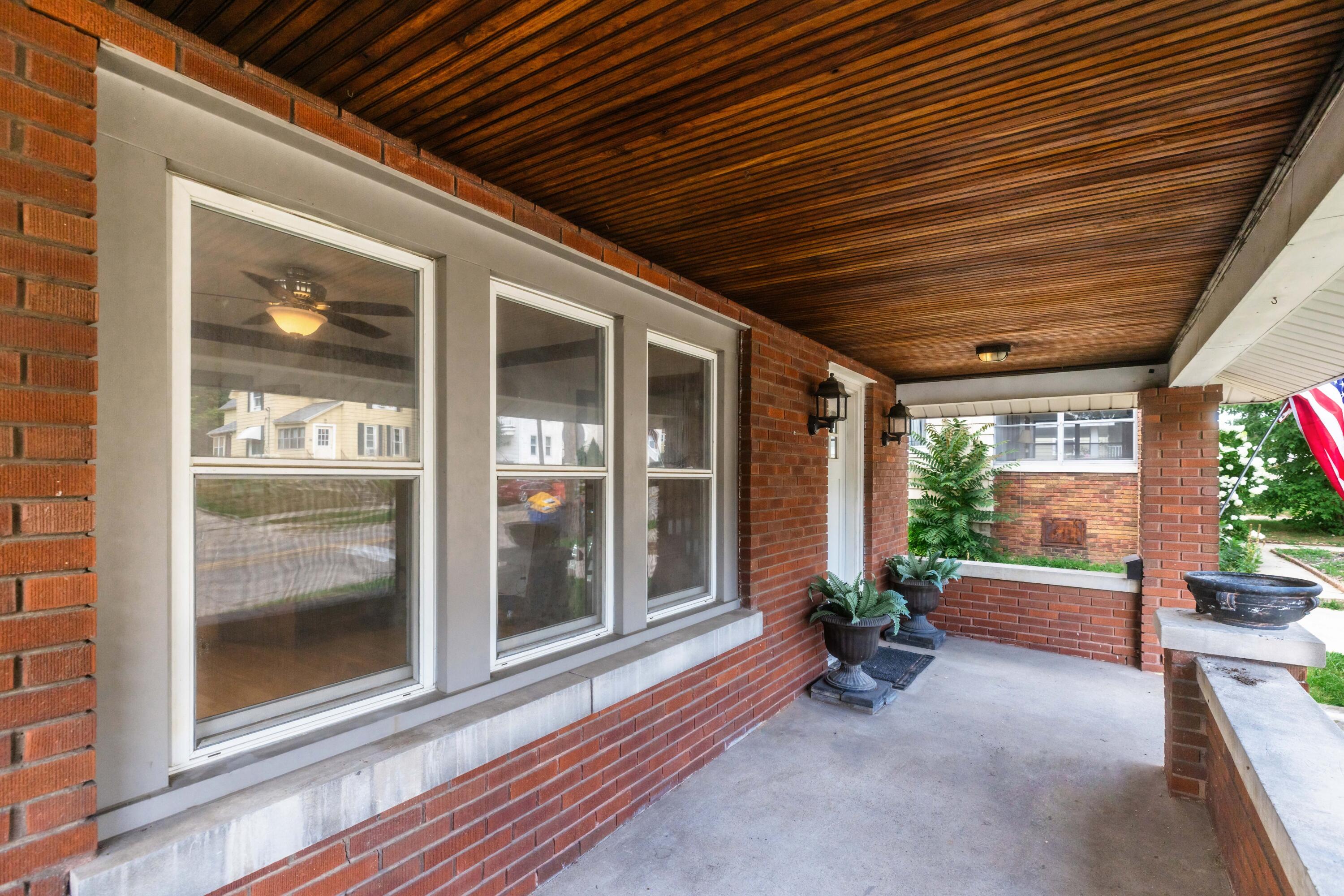 517 Eastern Avenue NE Grand Rapids MI 49503