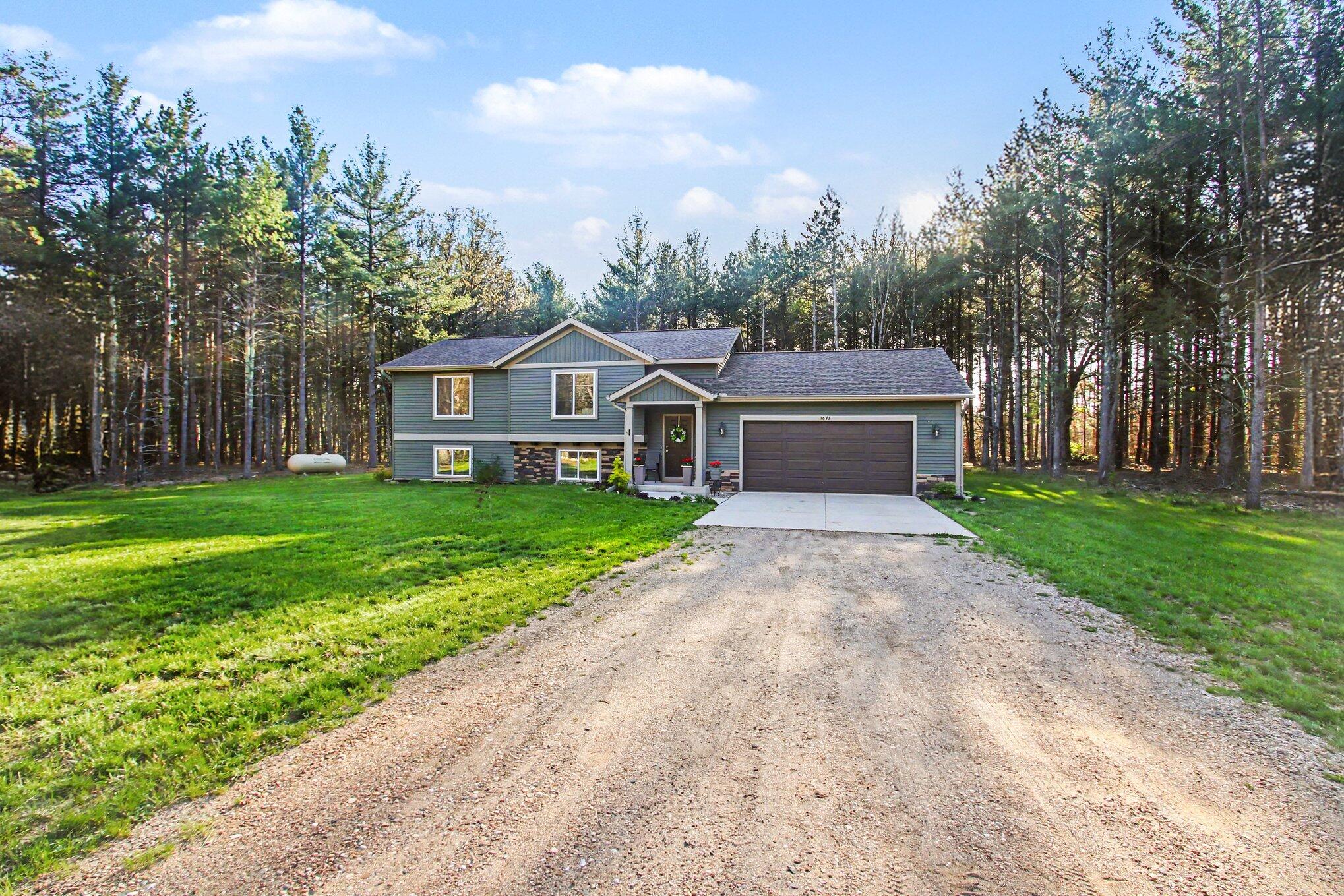 1671 Pineland Path Allegan MI 49010