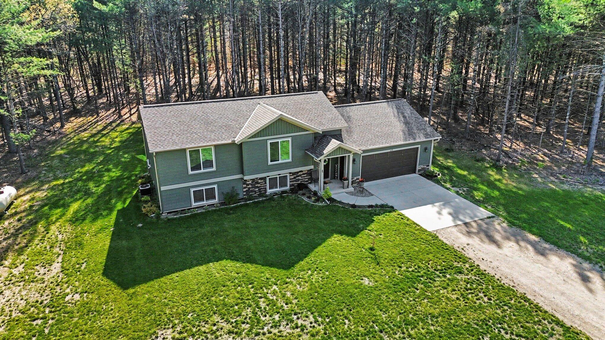 1671 Pineland Path Allegan MI 49010