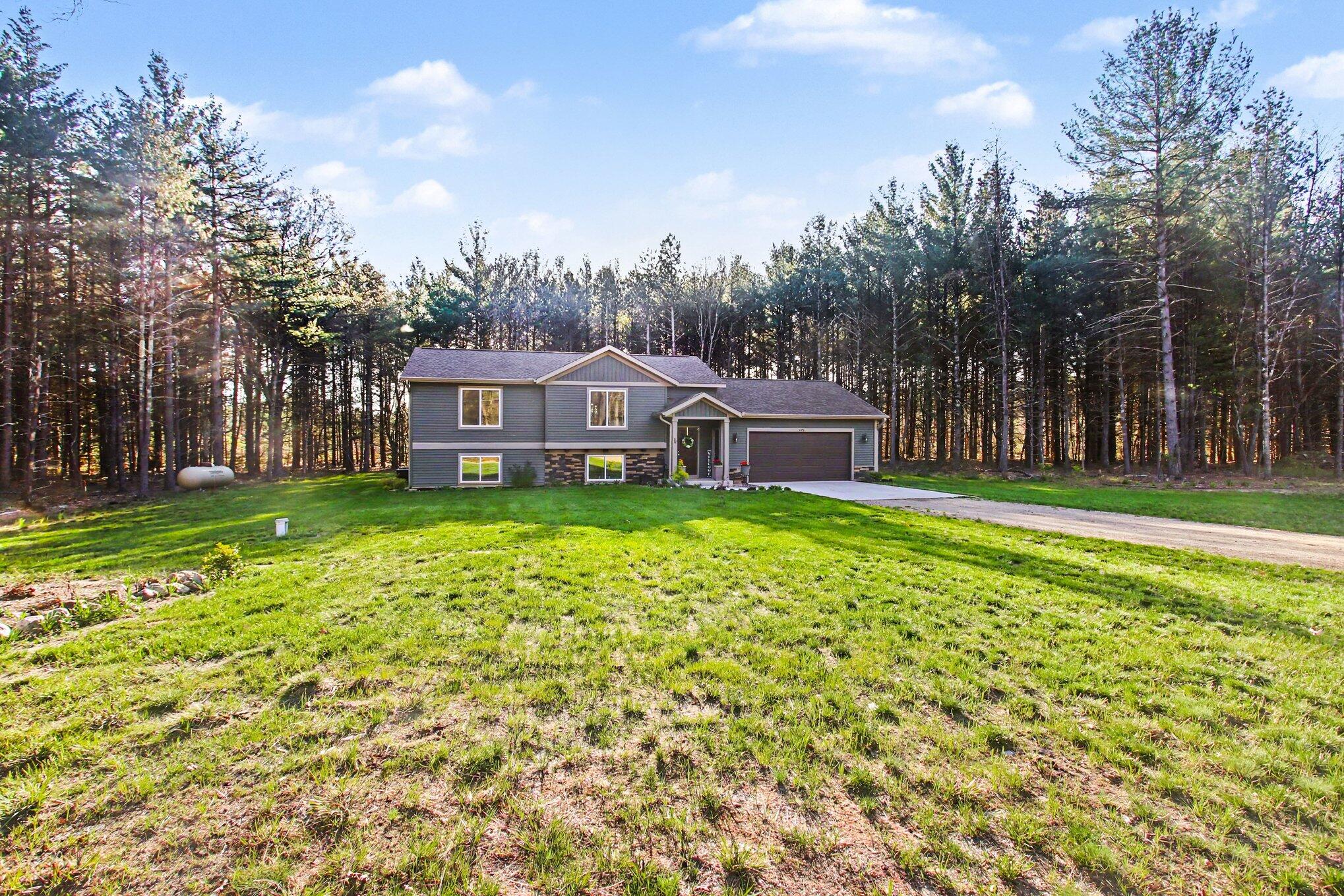 1671 Pineland Path Allegan MI 49010