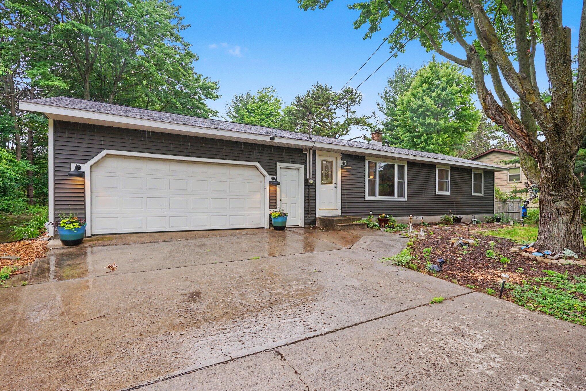 5069 152nd Avenue West Olive MI 49460