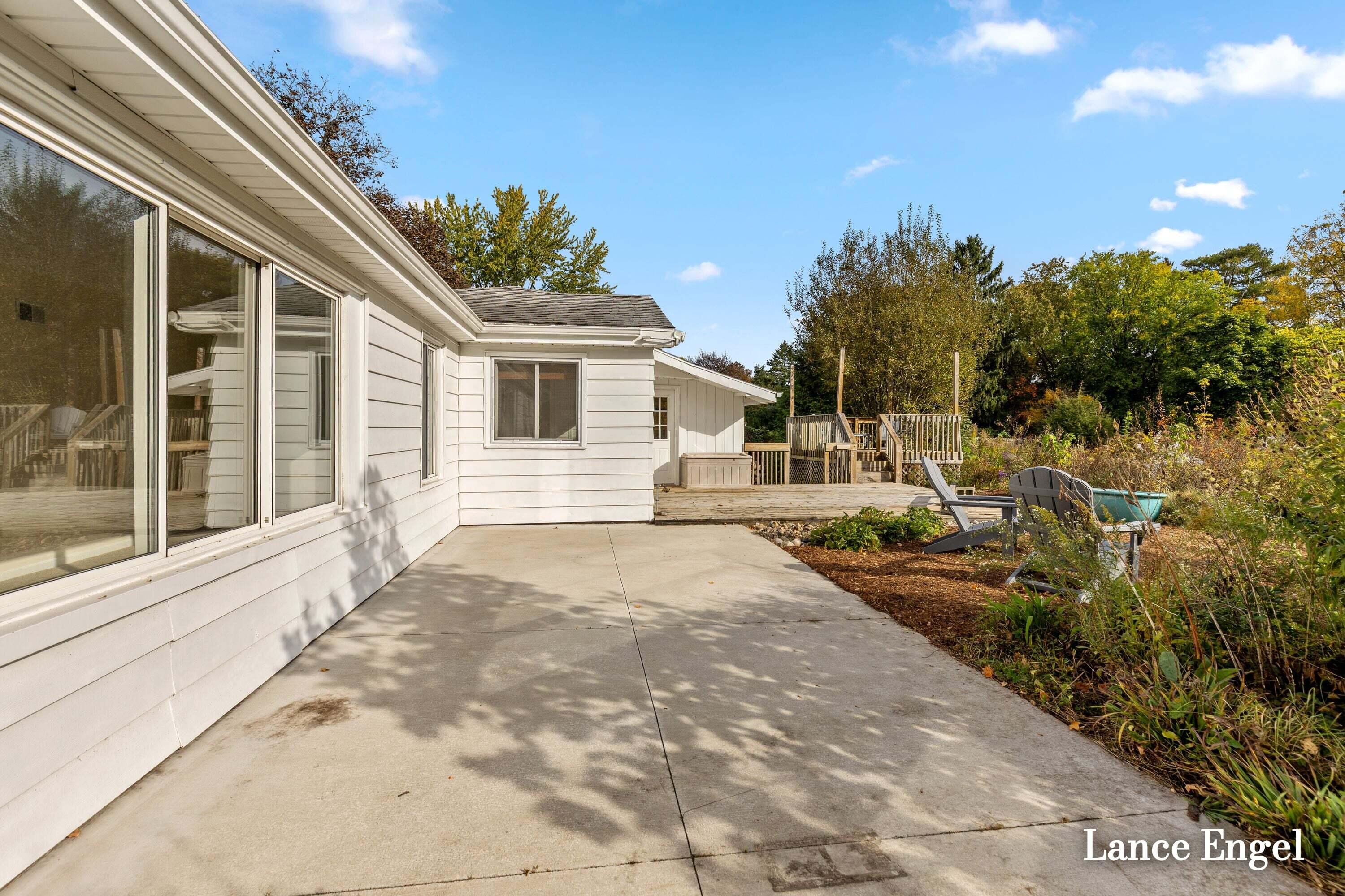 3348 Poinsettia Avenue SE Grand Rapids MI 49508