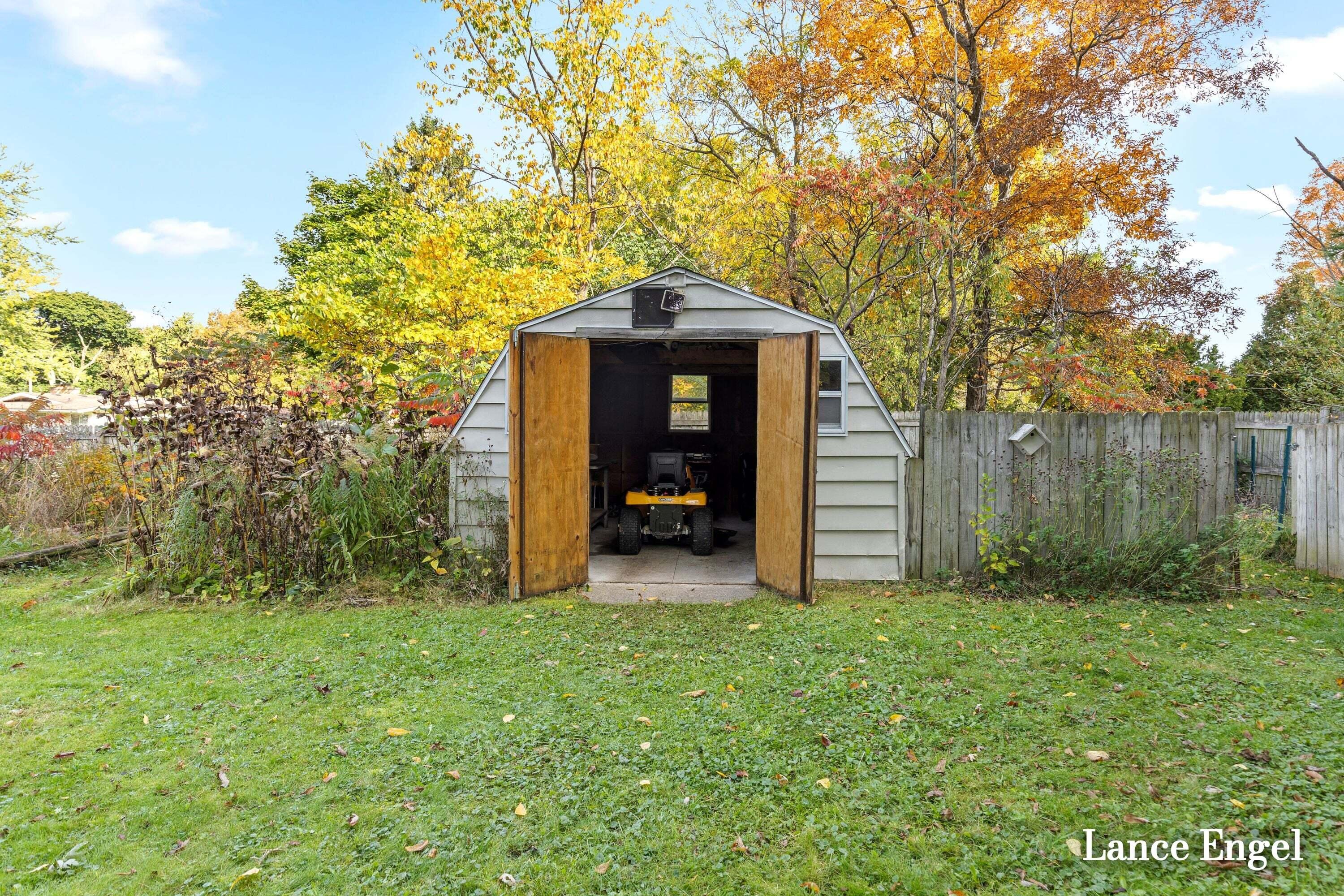 3348 Poinsettia Avenue SE Grand Rapids MI 49508