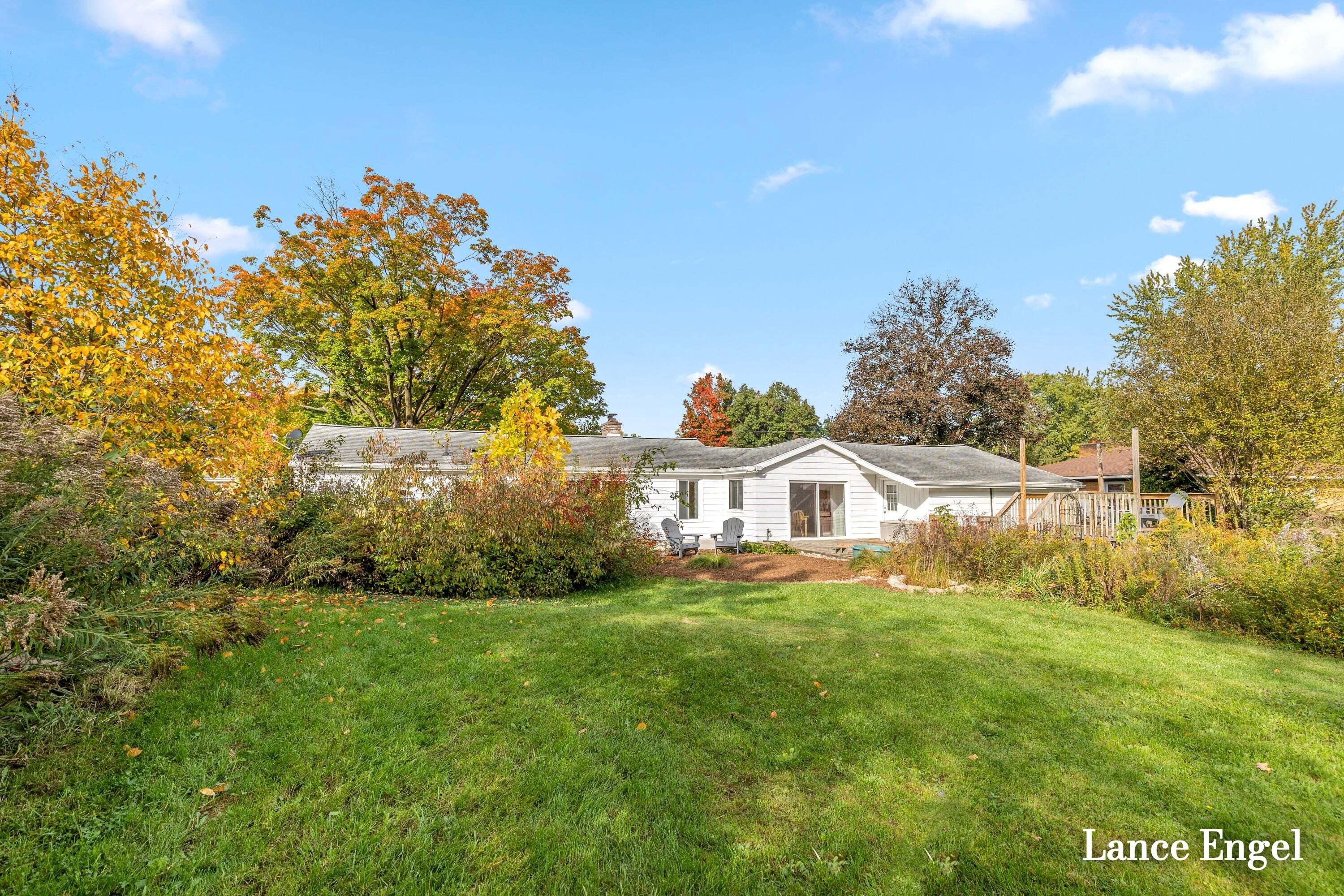 3348 Poinsettia Avenue SE Grand Rapids MI 49508