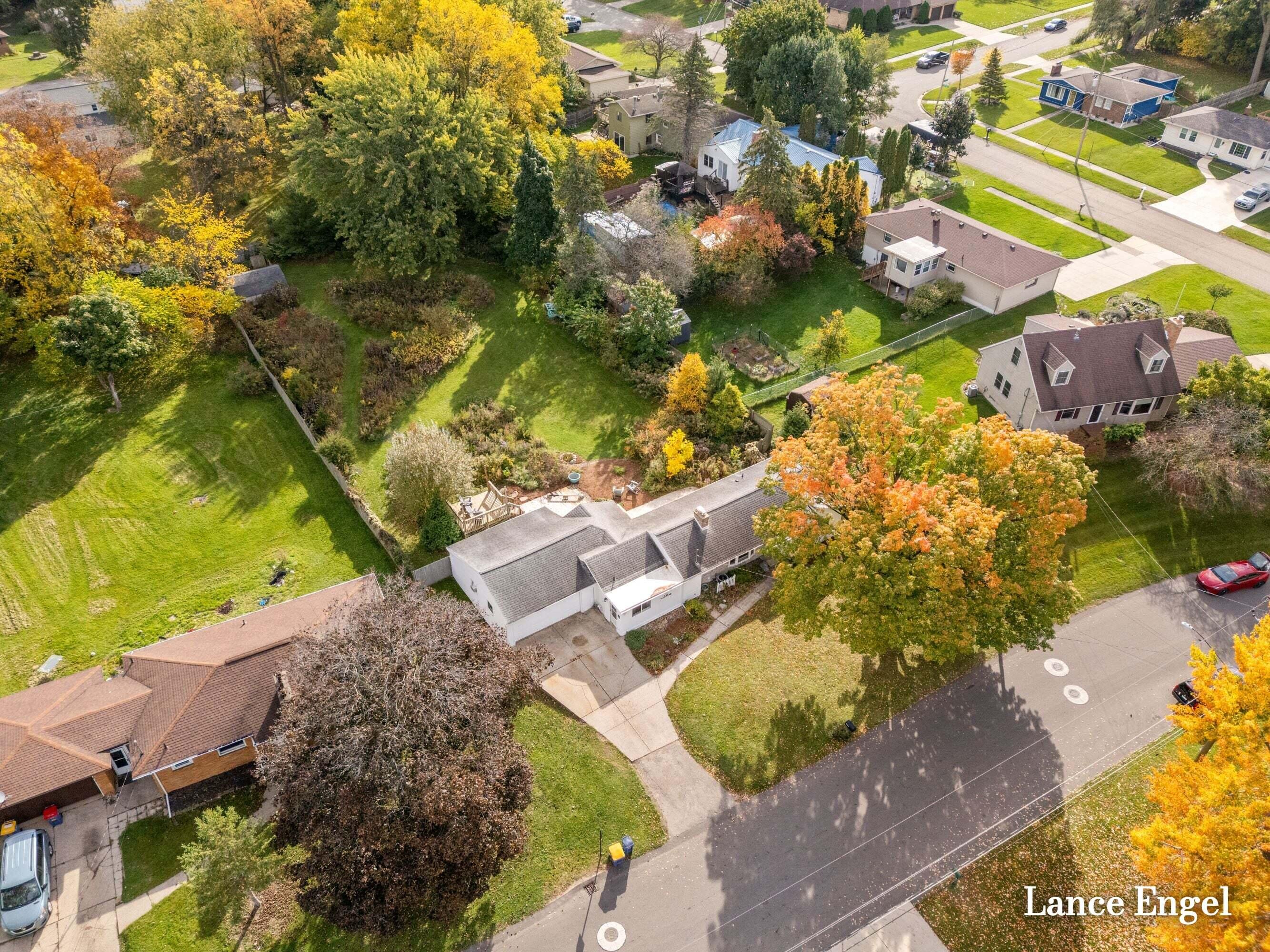 3348 Poinsettia Avenue SE Grand Rapids MI 49508