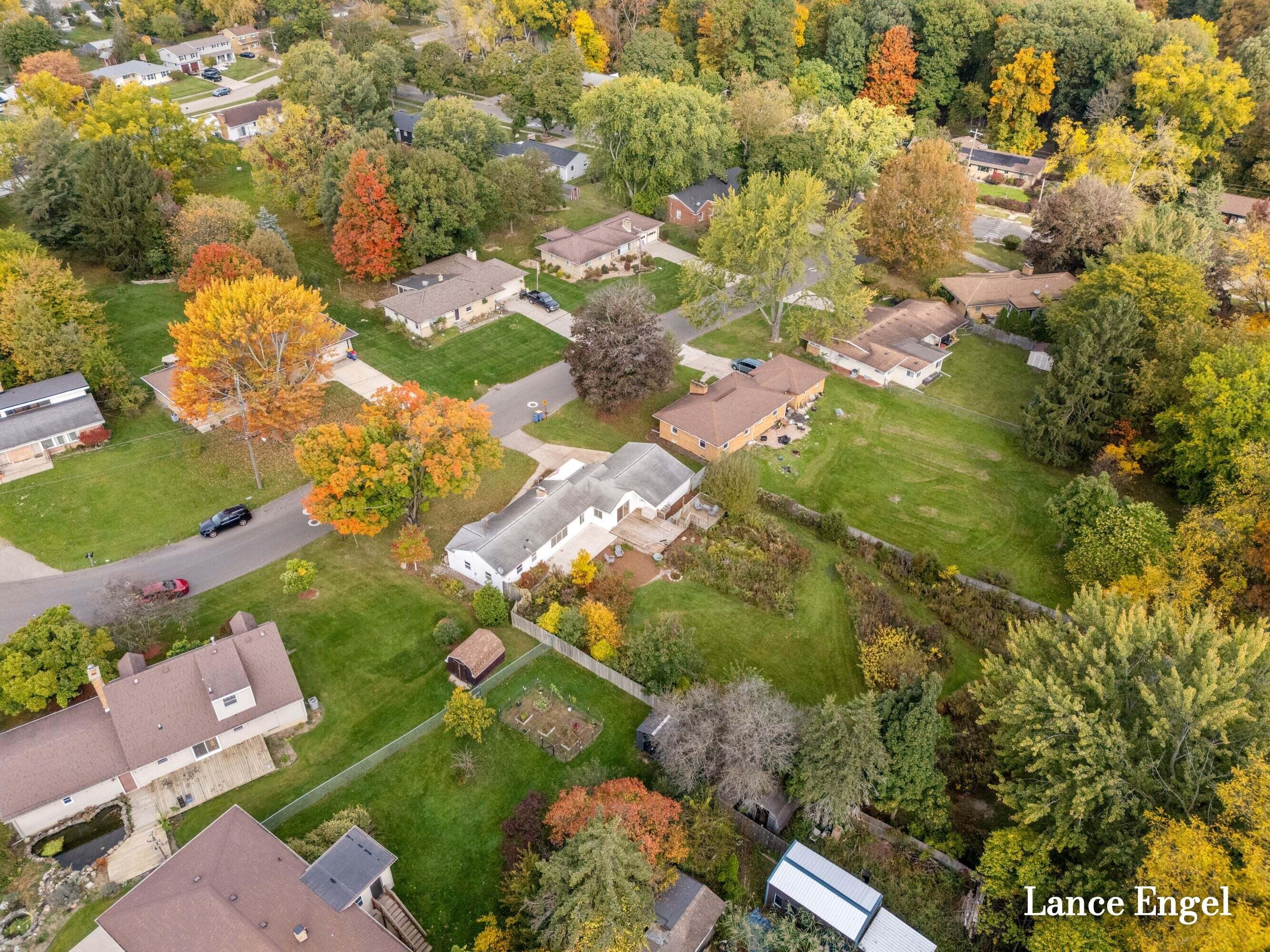 3348 Poinsettia Avenue SE Grand Rapids MI 49508