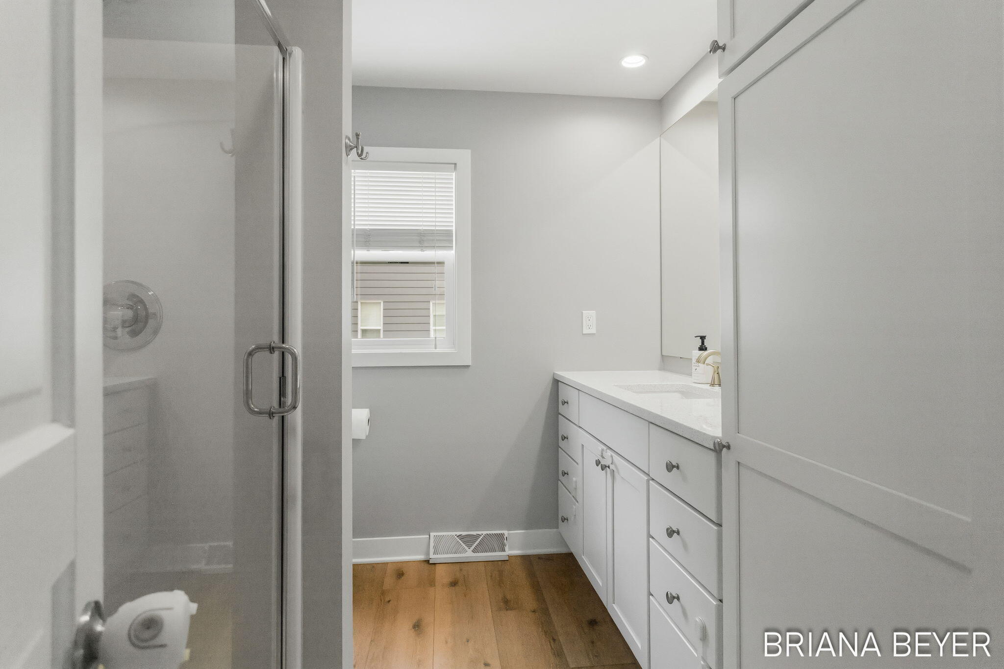 32 W Mckinley Avenue Zeeland MI 49464