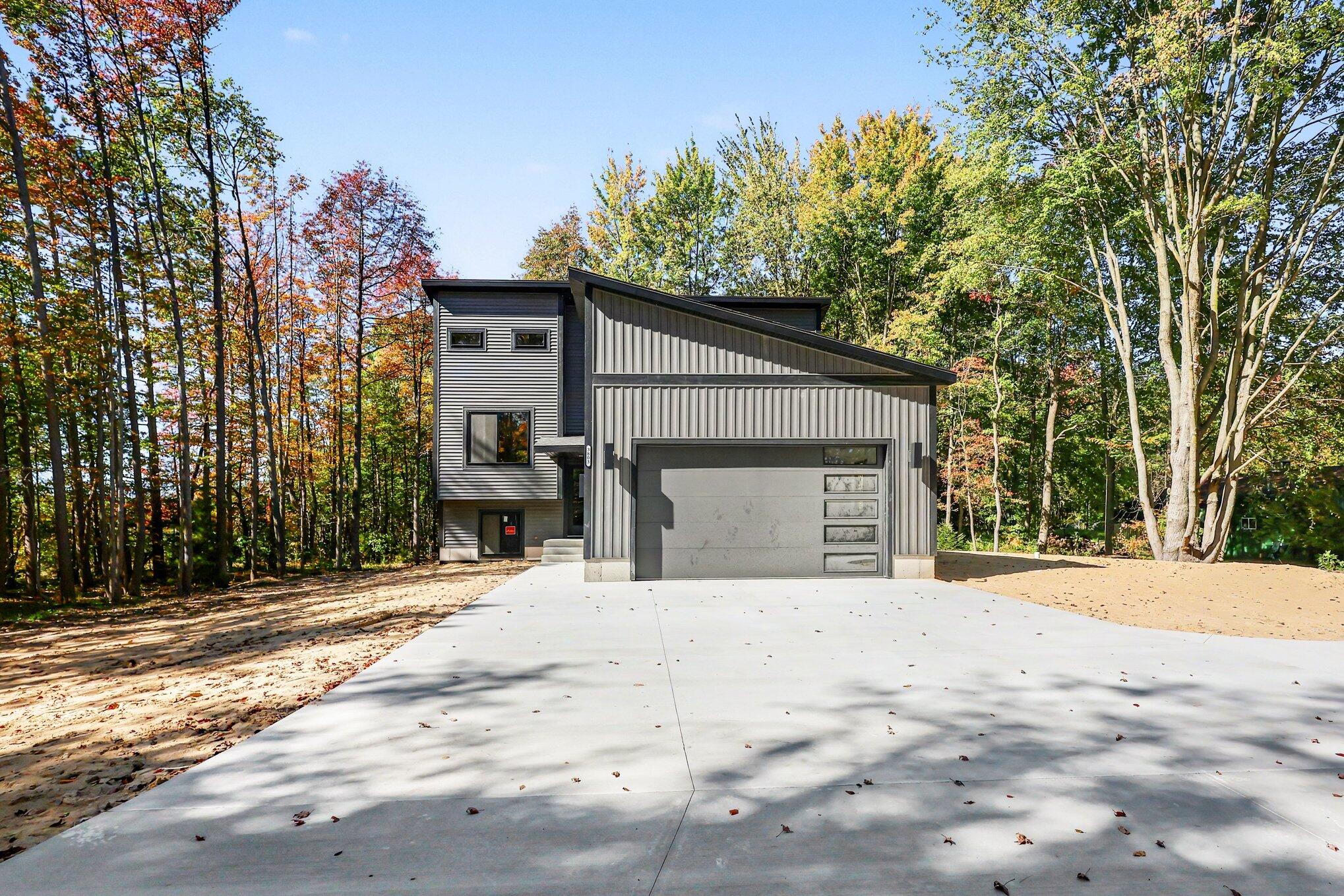 3803 S Brooks Road Muskegon MI 49444