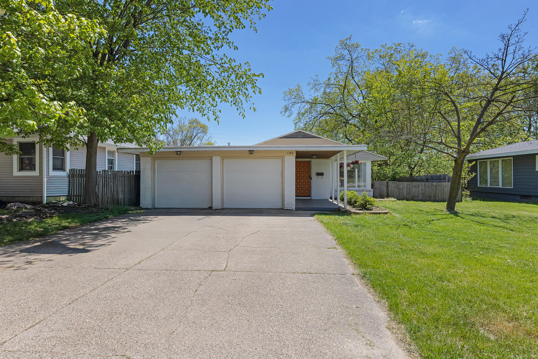1742 Boston Street SE Grand Rapids MI 49506