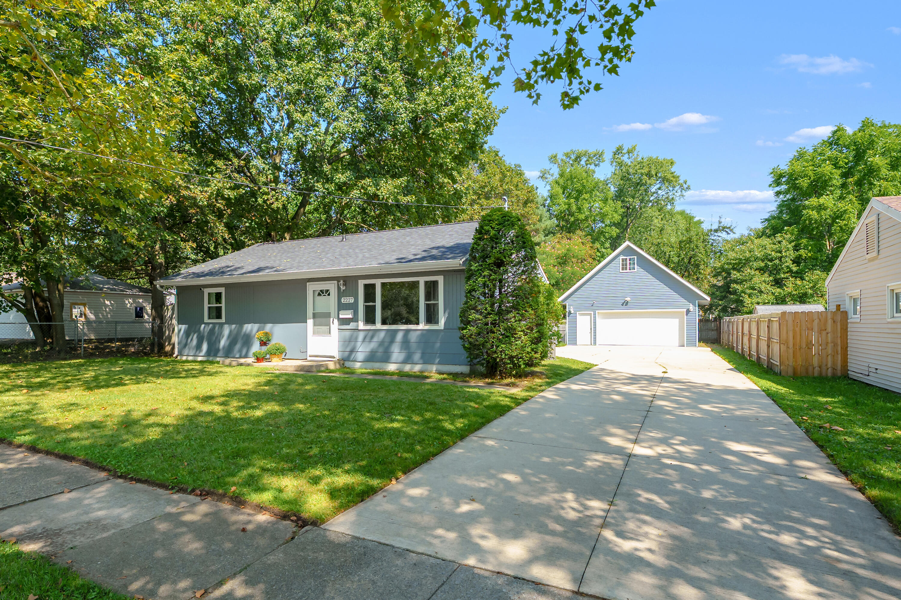 2227 E Cork Street Kalamazoo MI 49001