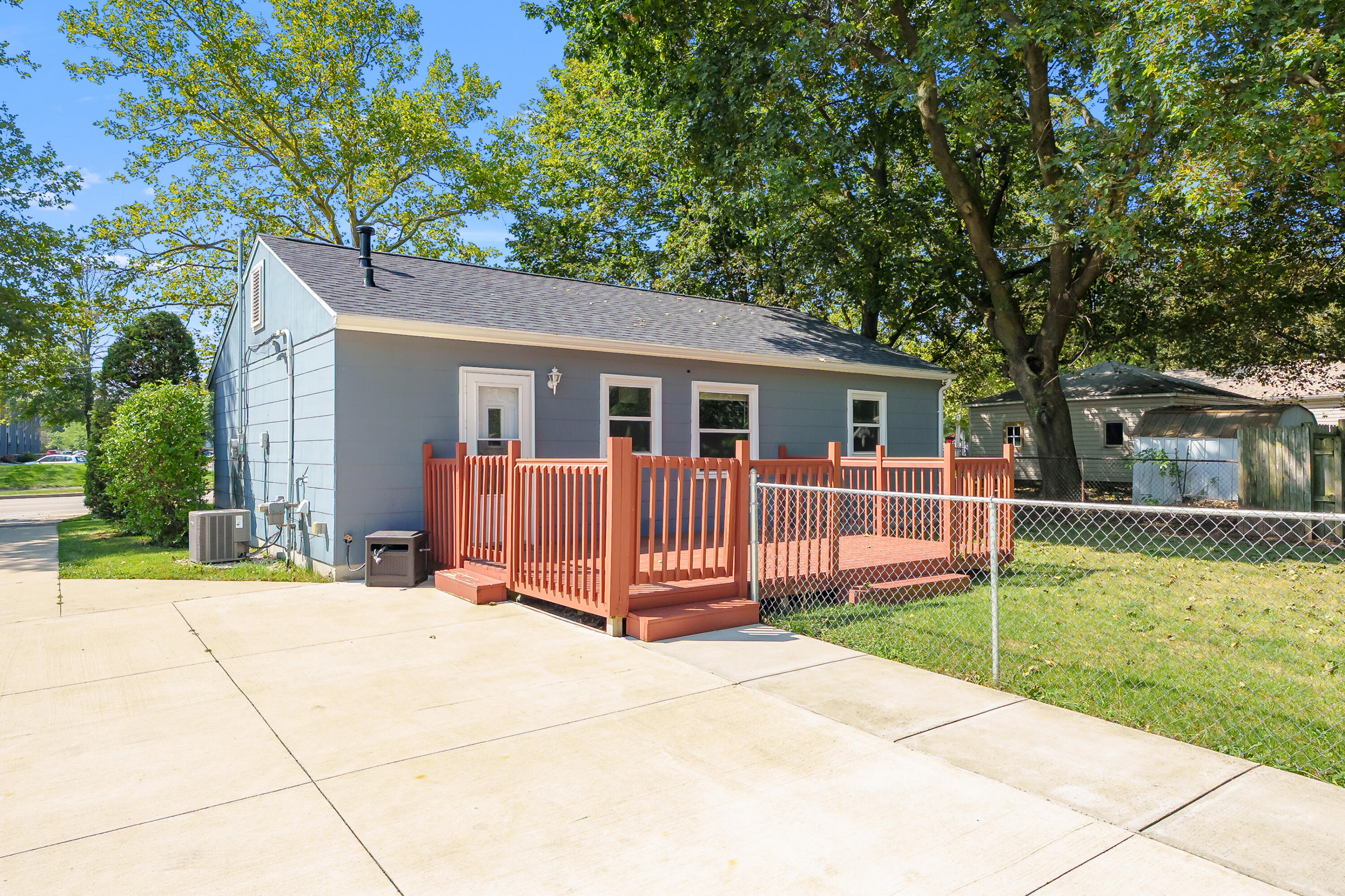 2227 E Cork Street Kalamazoo MI 49001